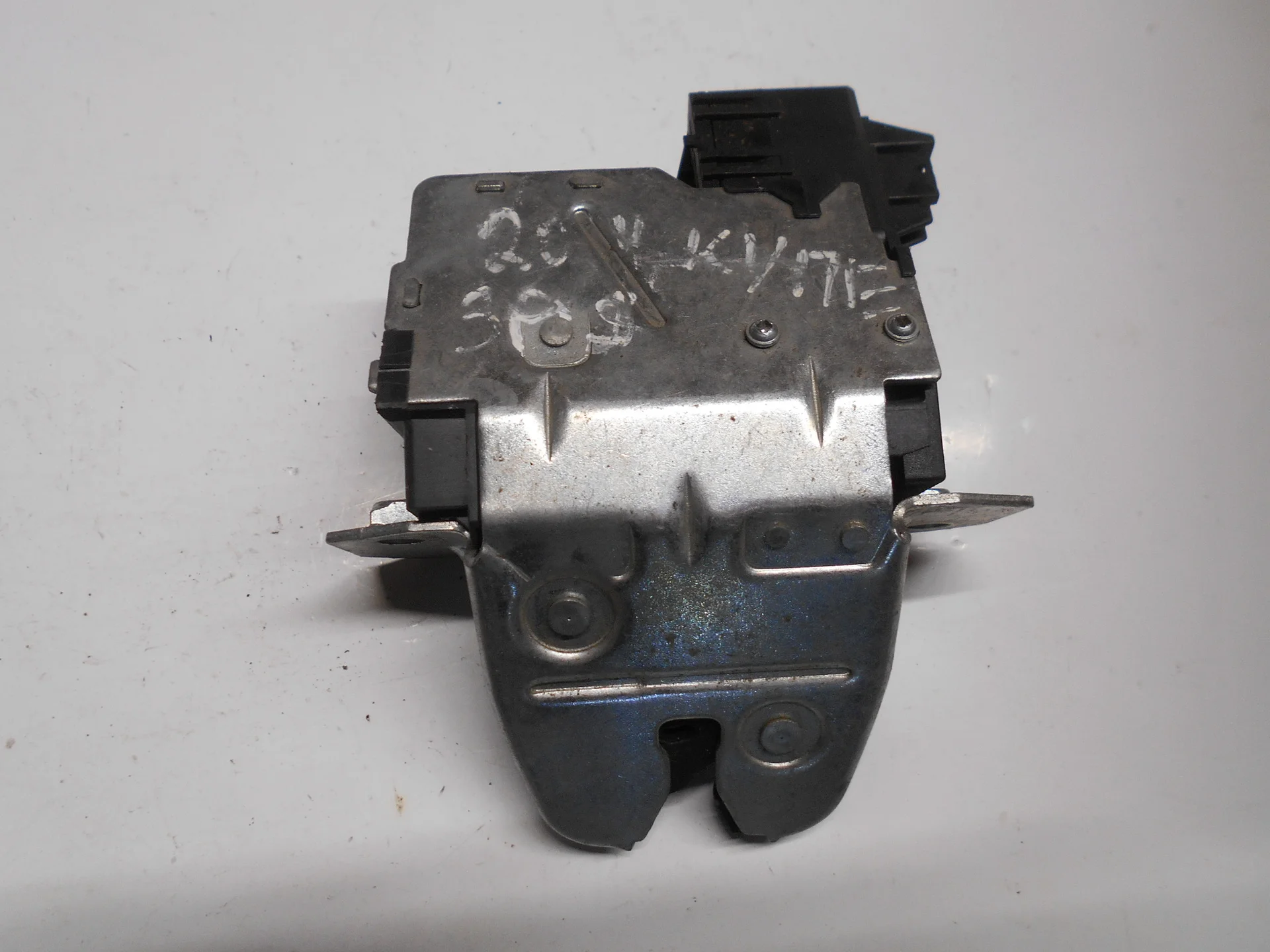 Замок багажника Mercedes-Benz CL203  A2037400235 - миниатюра 2