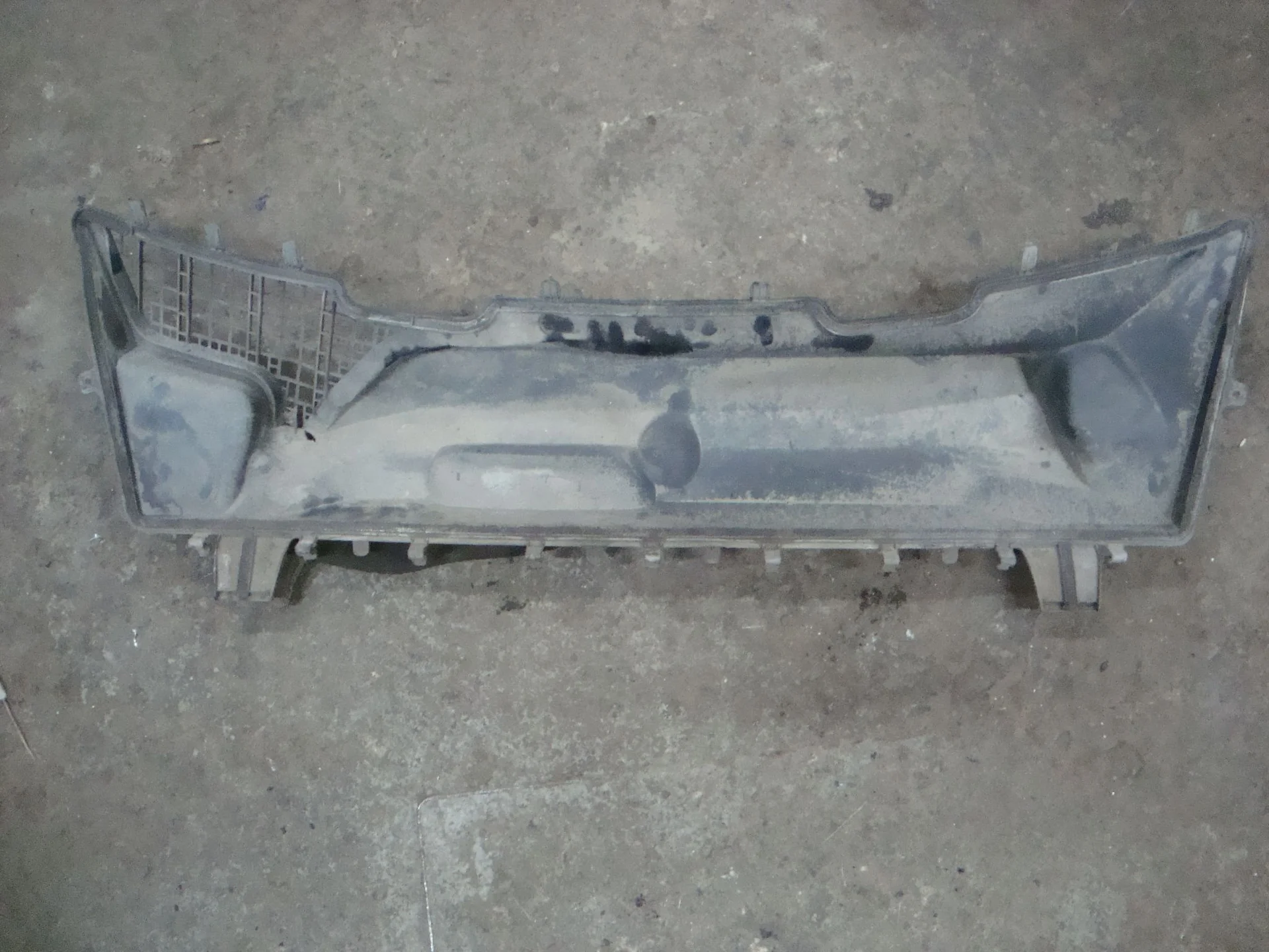 Воздухозаборник Mercedes-Benz W210 119 A2108302444 - изображение 1