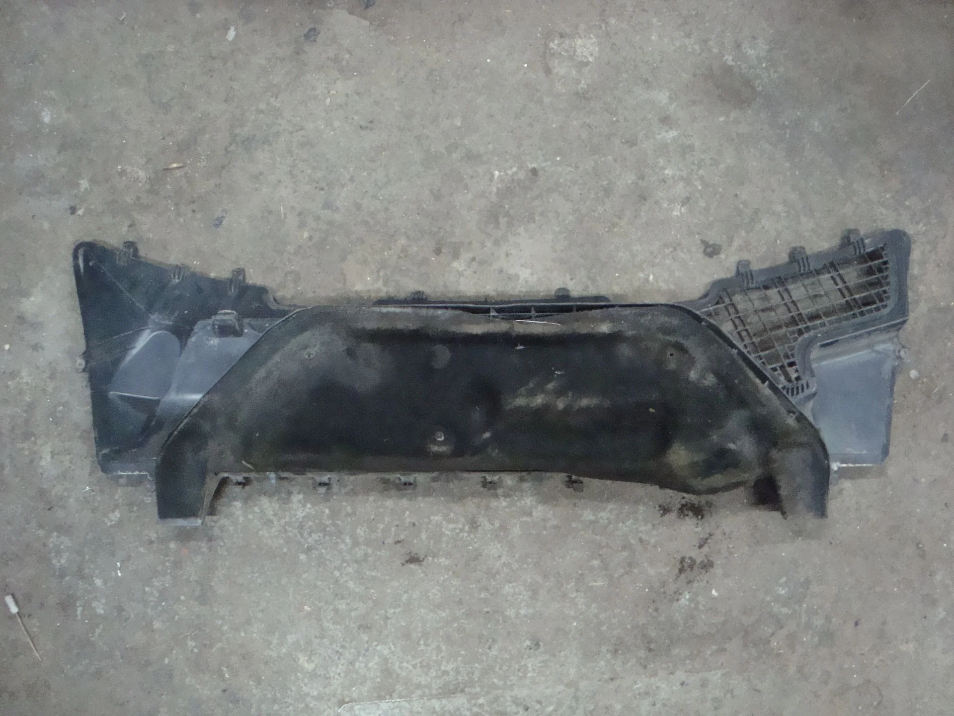 Воздухозаборник Mercedes-Benz W210 119 A2108302444 - миниатюра 2