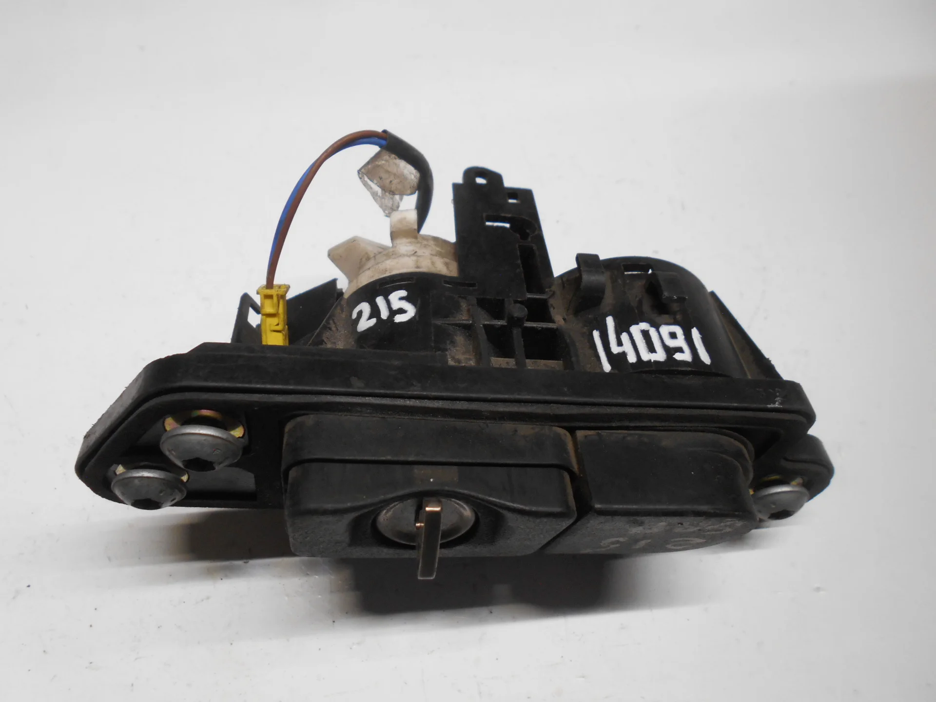 Кнопка открытия багажника Mercedes-Benz W220 A2208210751 - изображение 1