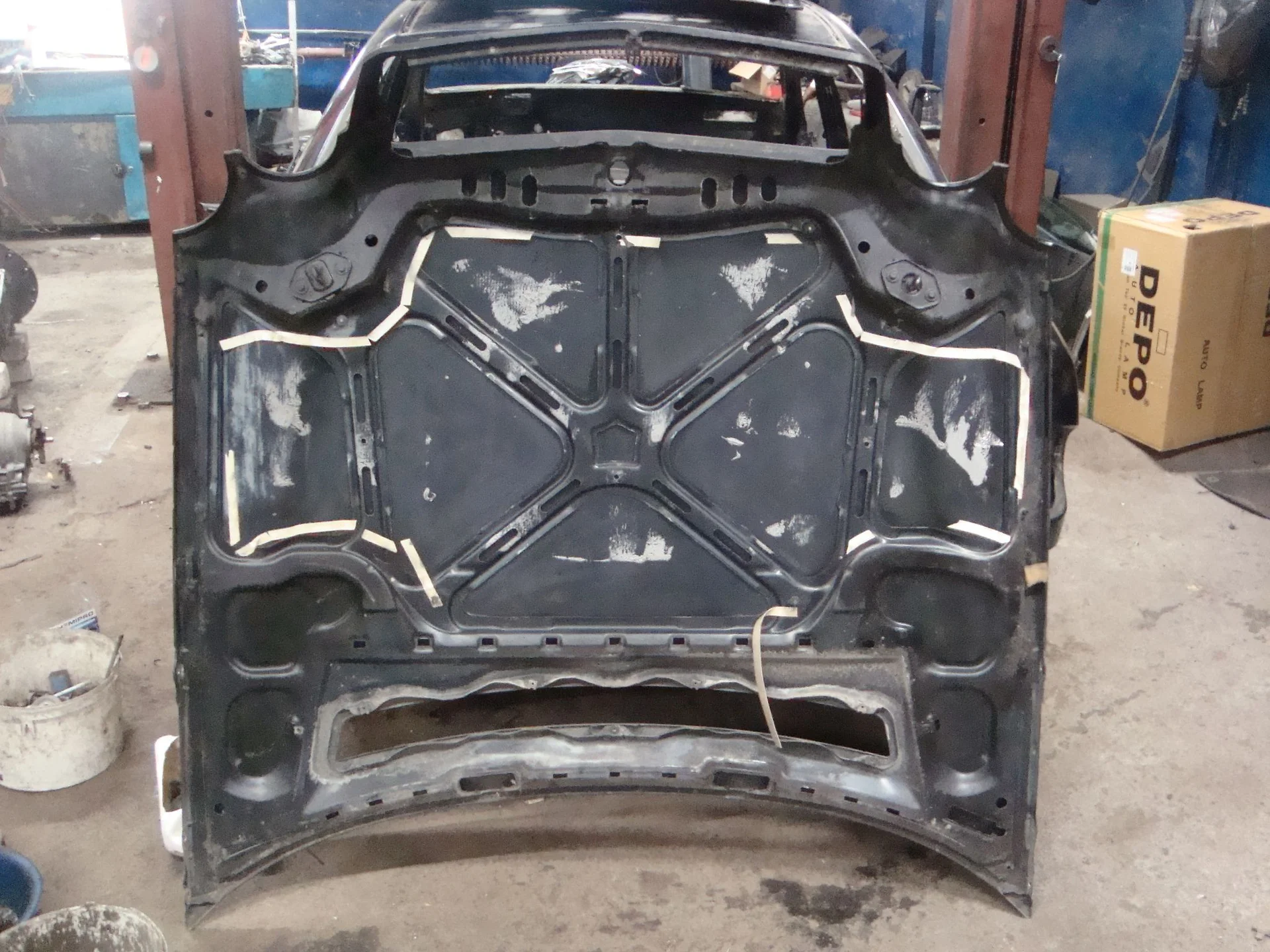 Капот Mercedes-Benz W210 119 A2108800357 - изображение 1