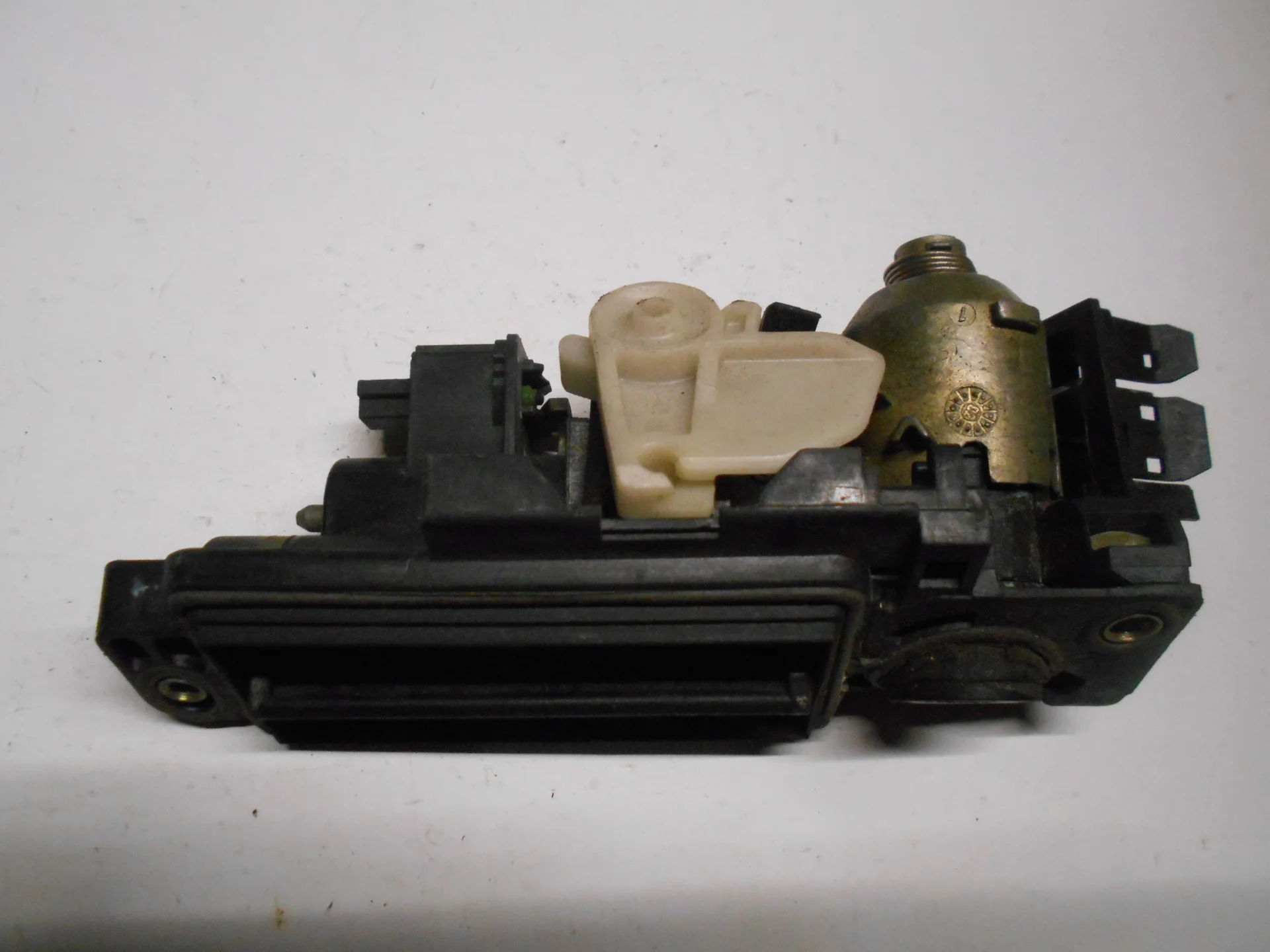 Кнопка открытия багажника Mercedes-Benz W203 271 A2037500093 - миниатюра 2