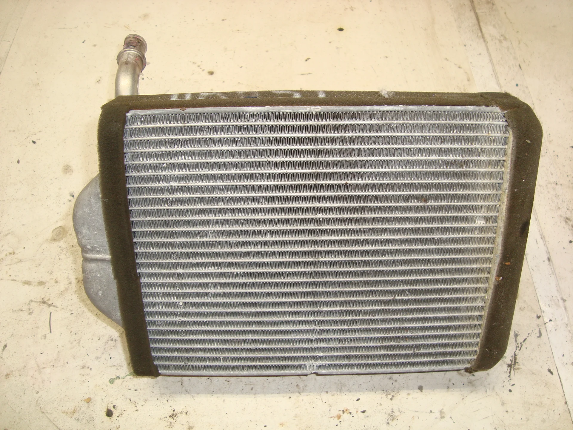 Радиатор отопителя  Mercedes-Benz W163 628 A1638300061 - миниатюра 2