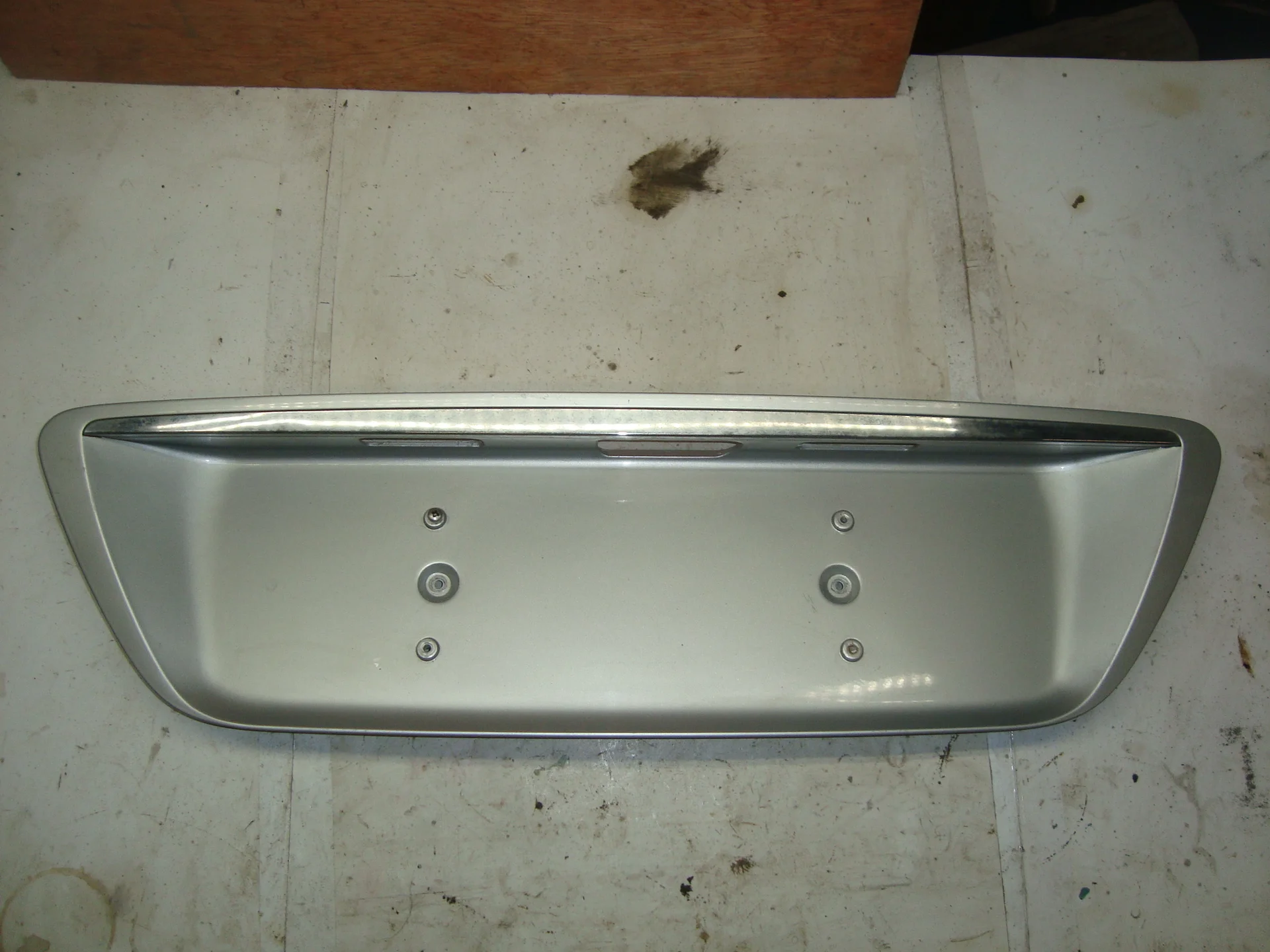 Накладка крышки багажника Mercedes-Benz C215  A2157500181 - миниатюра 2
