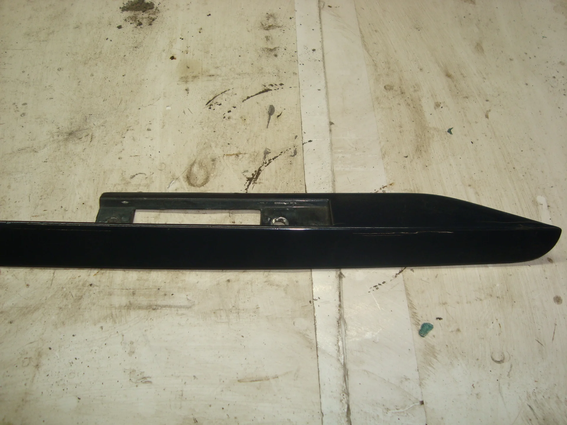 Накладка крышки багажника Mercedes-Benz C140  A1407500427 - миниатюра 3
