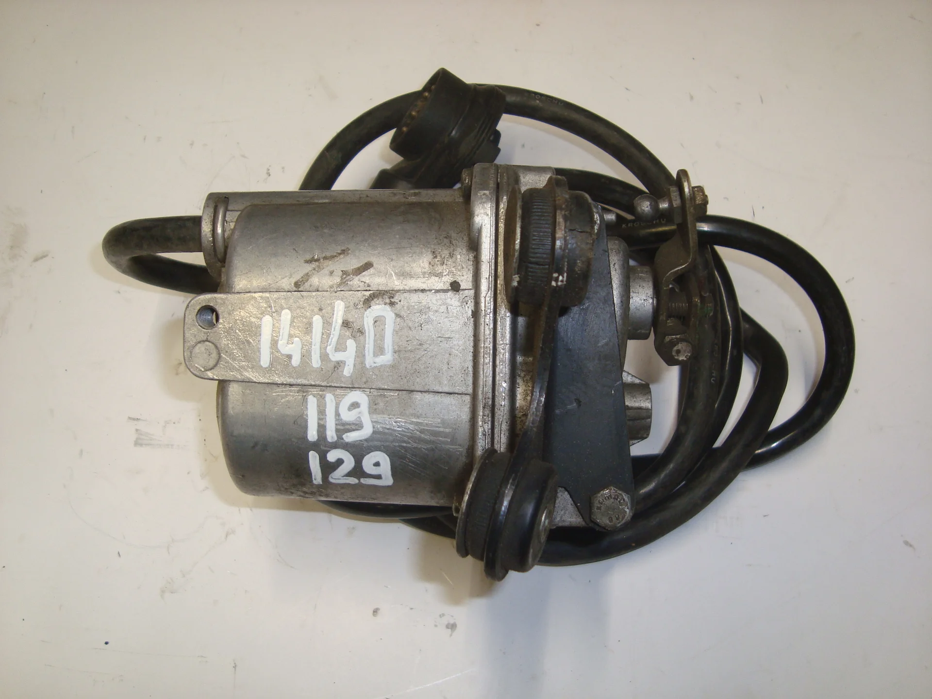 Привод газа Mercedes-Benz R129 119 A0005453165 - изображение 1