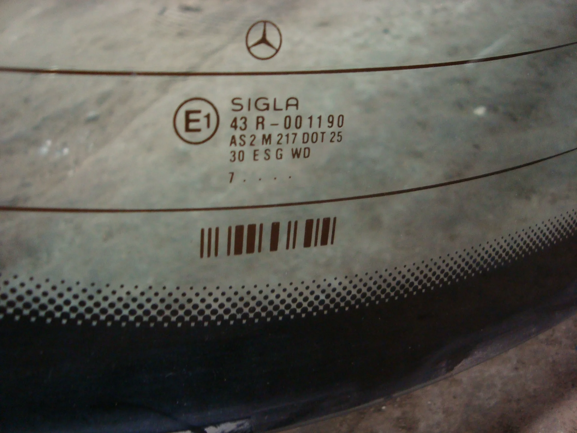 Стекло заднее Mercedes-Benz W210 112 A2106702080 - миниатюра 3