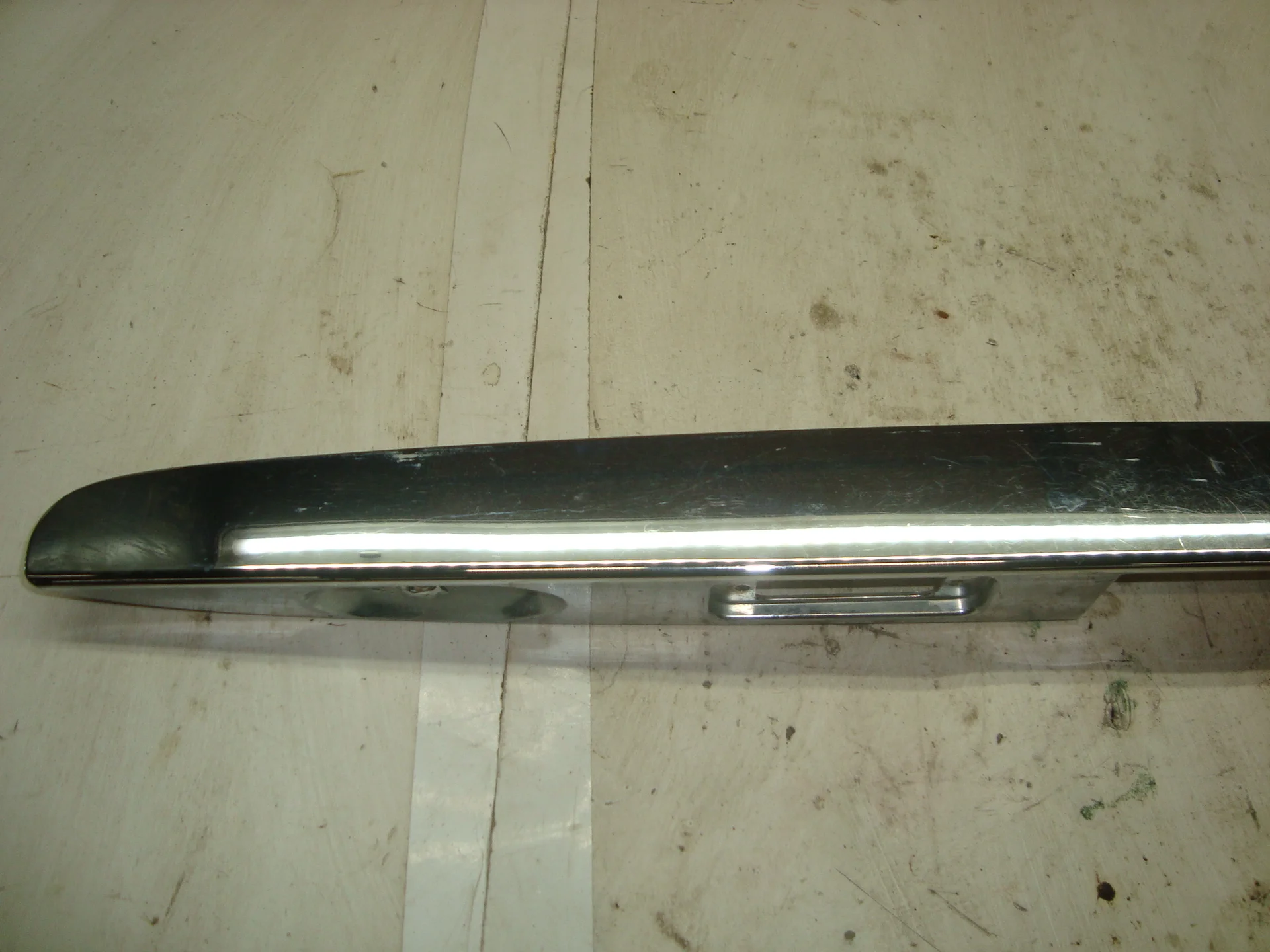 Накладка крышки багажника Mercedes-Benz W251 A2517400693 - миниатюра 4