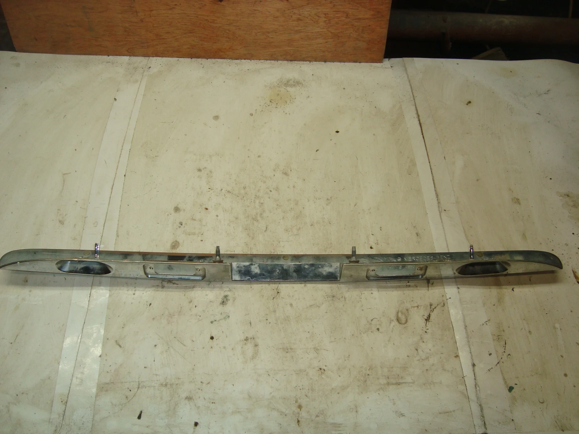 Накладка крышки багажника Mercedes-Benz W251 A2517400693 - миниатюра 6