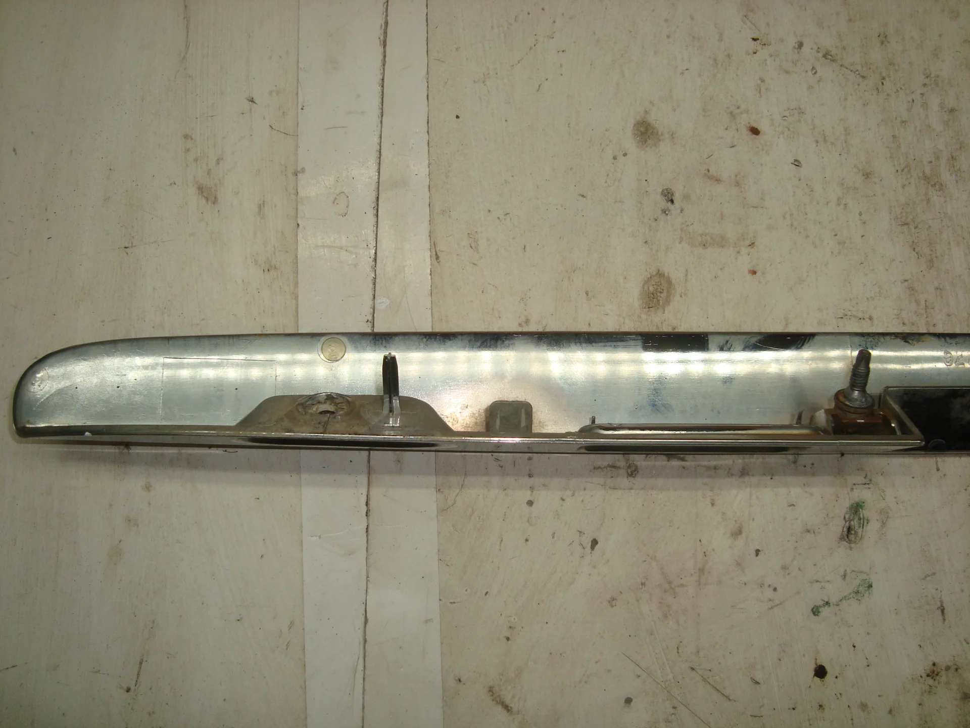 Накладка крышки багажника Mercedes-Benz W251 A2517400693 - миниатюра 8