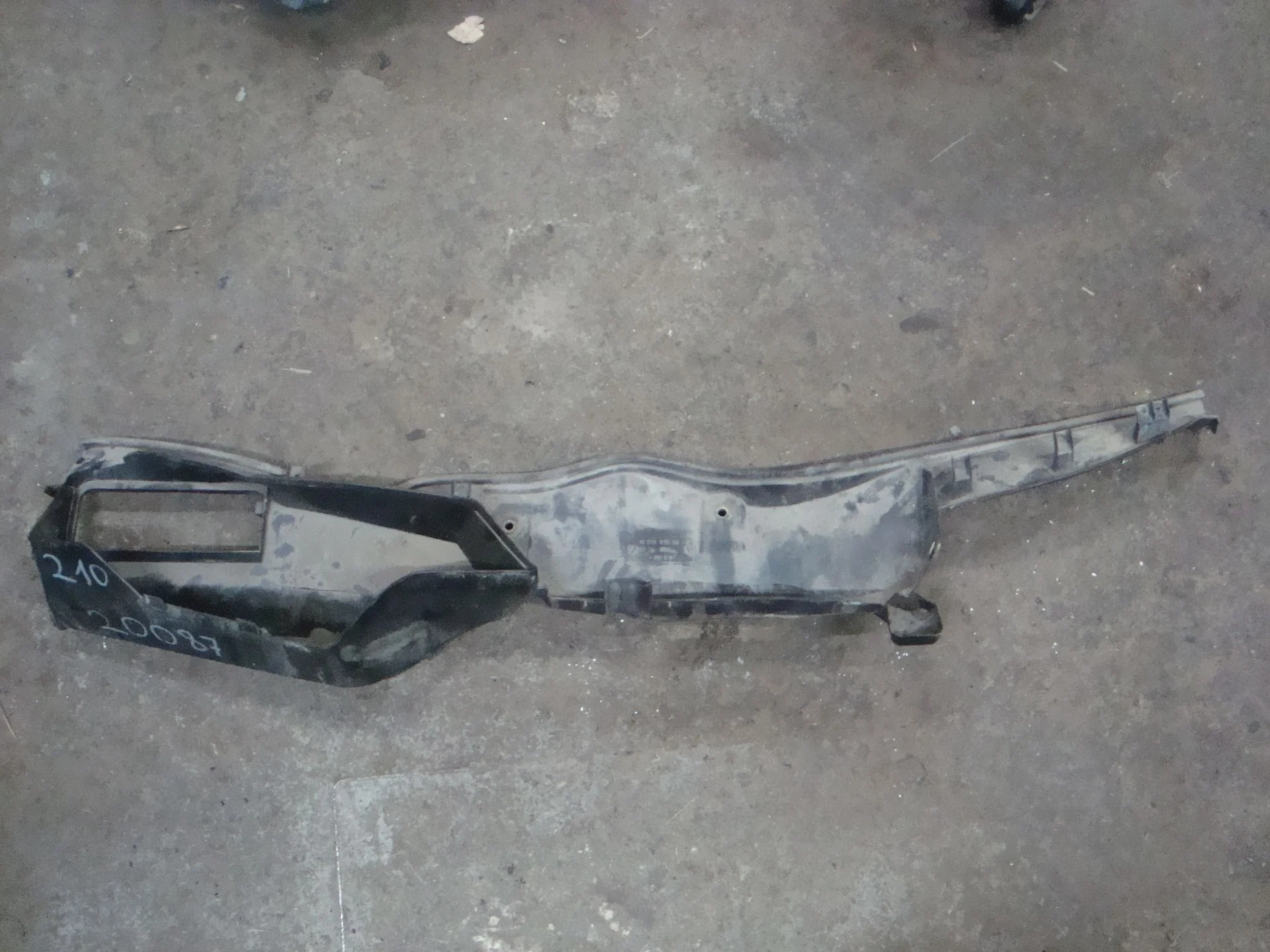 Водосток лобового стекла (жабо) Mercedes-Benz W210 119 A2108301644 - изображение 1