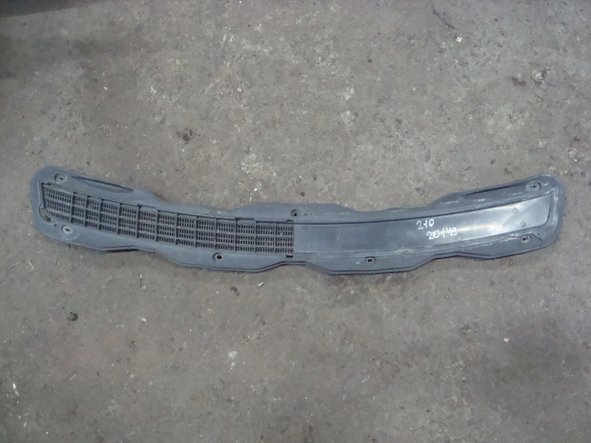 Решётка капота Mercedes-Benz W210 119 A2108800705 - изображение 1