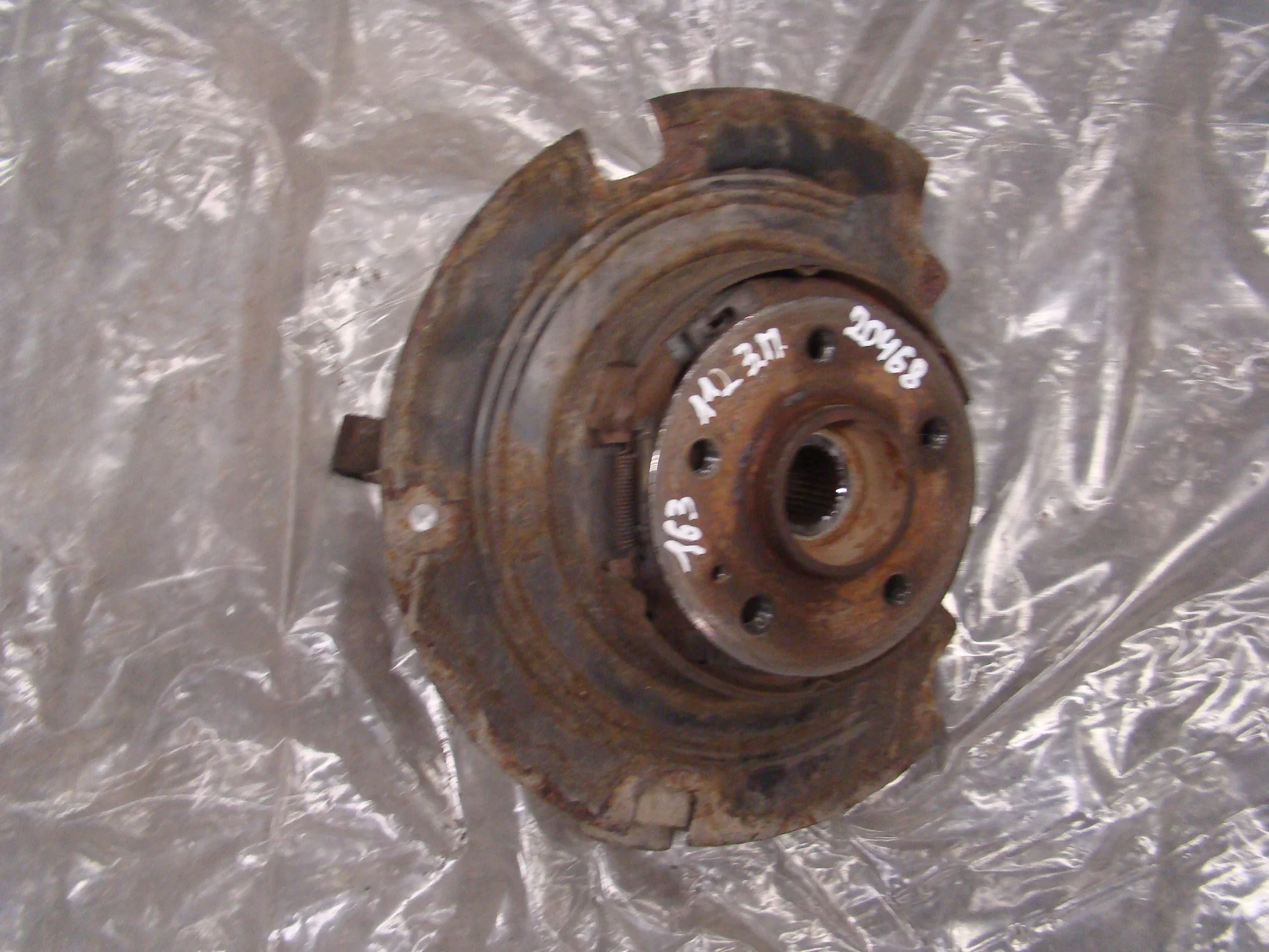 Кулак задний правый Mercedes-Benz W163 112 A1633500608 - изображение 1