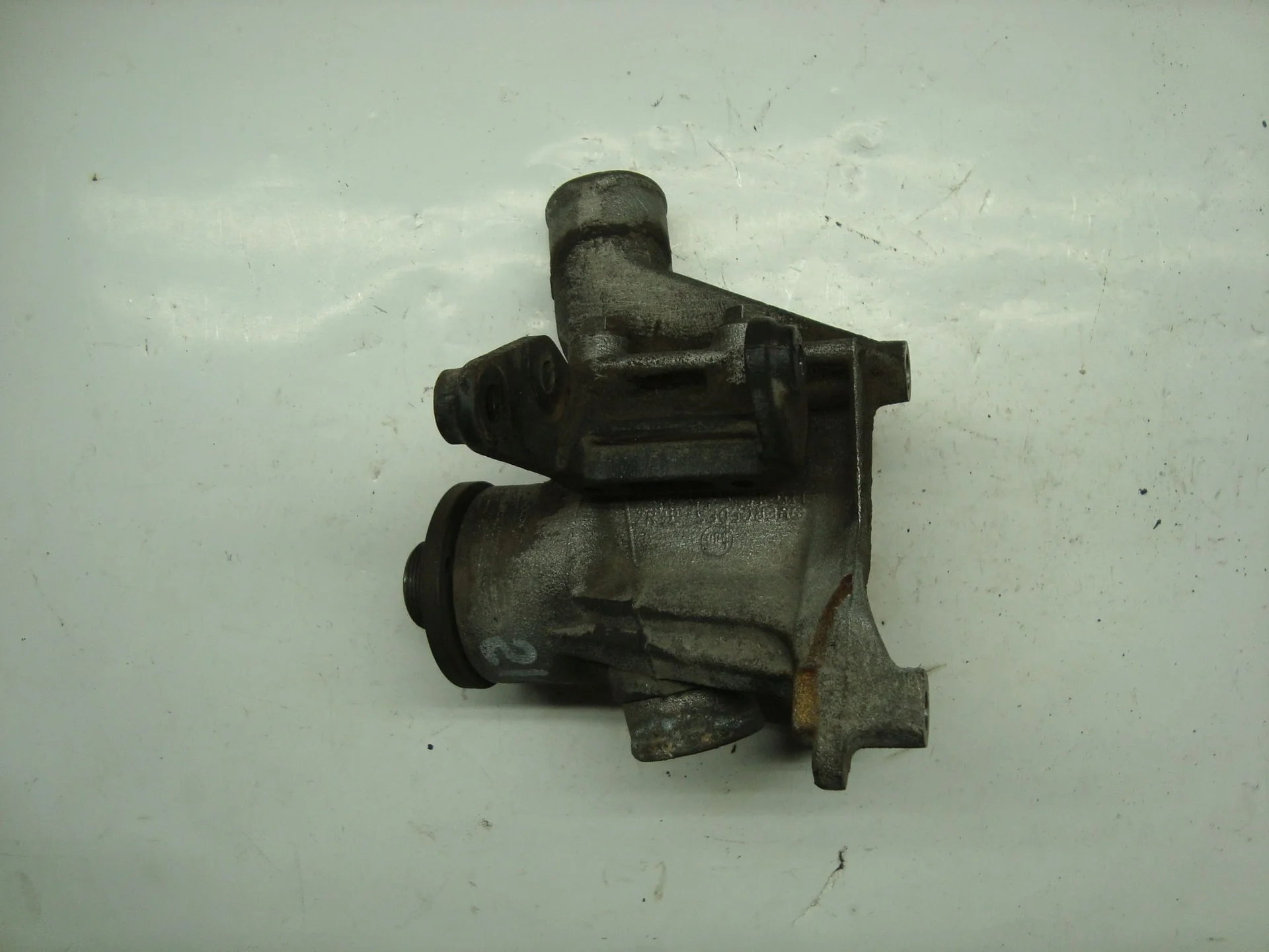 Кронштейн обводного ролика Mercedes-Benz W210 119 A1191501770 - изображение 1