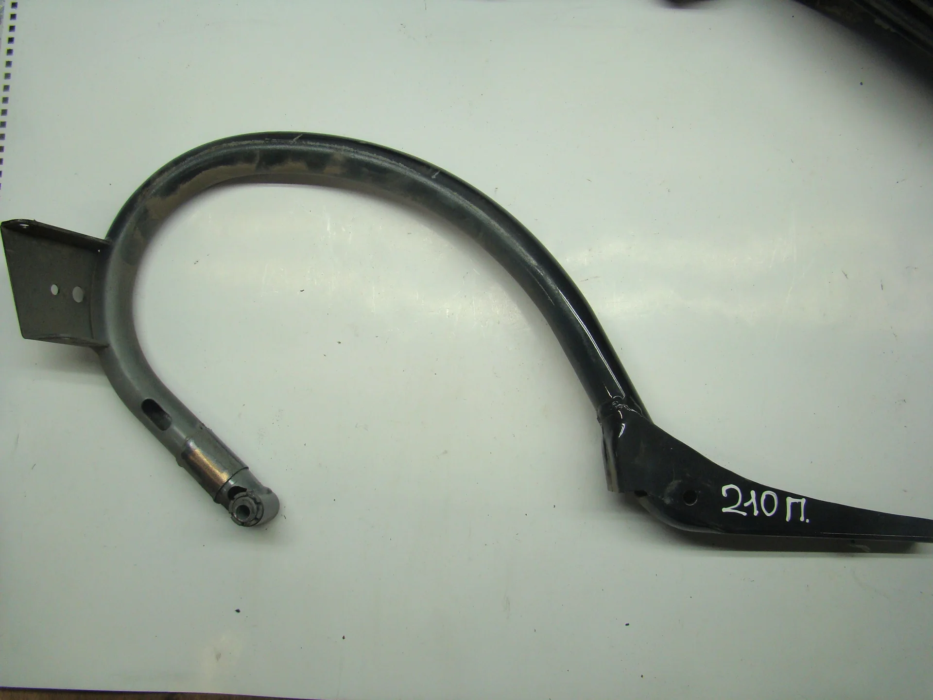 Петля багажника правая Mercedes-Benz W210 112 A2107501228 - изображение 1