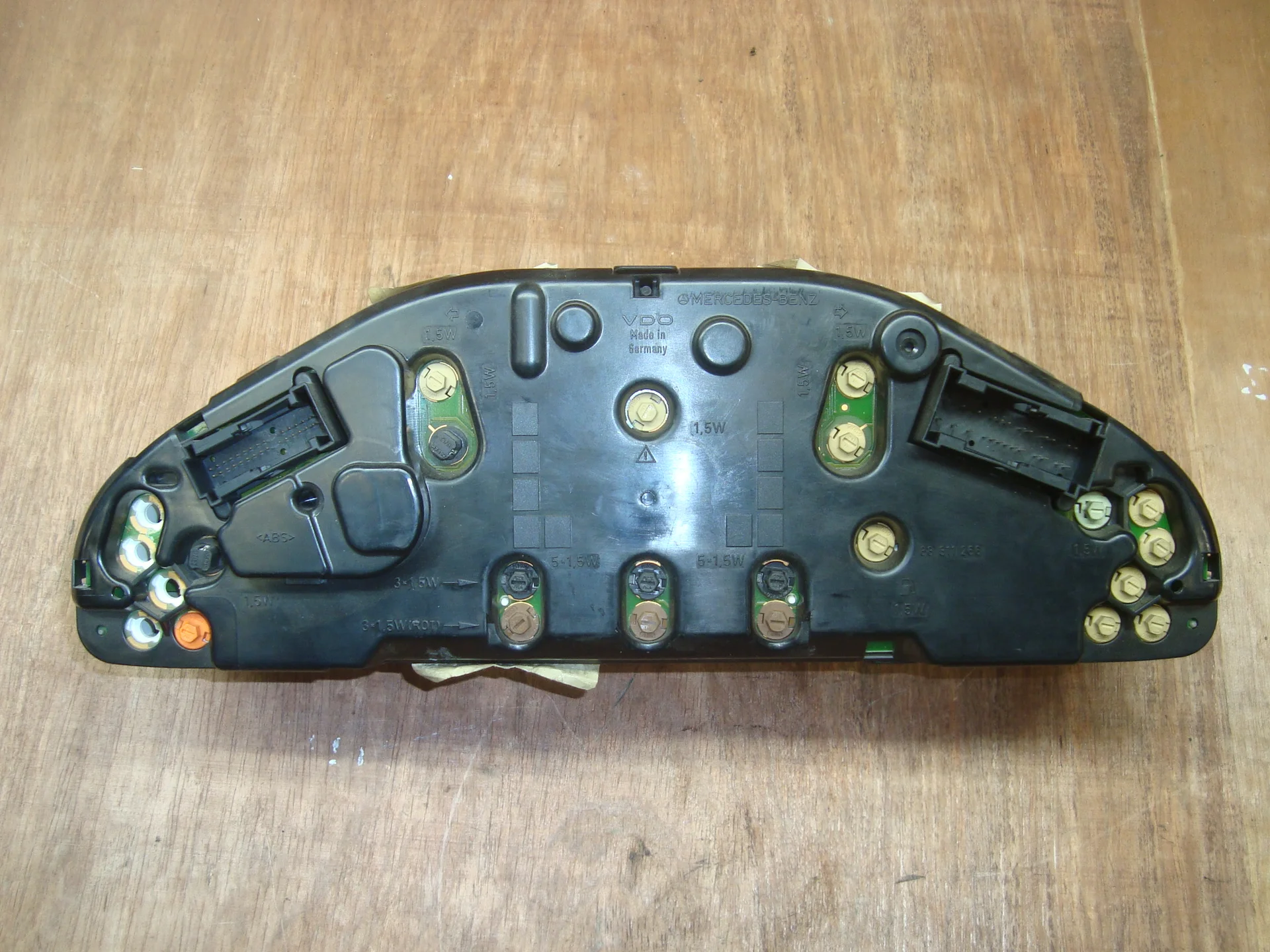 Панель приборов Mercedes-Benz W210 112 A2105406648 - миниатюра 2