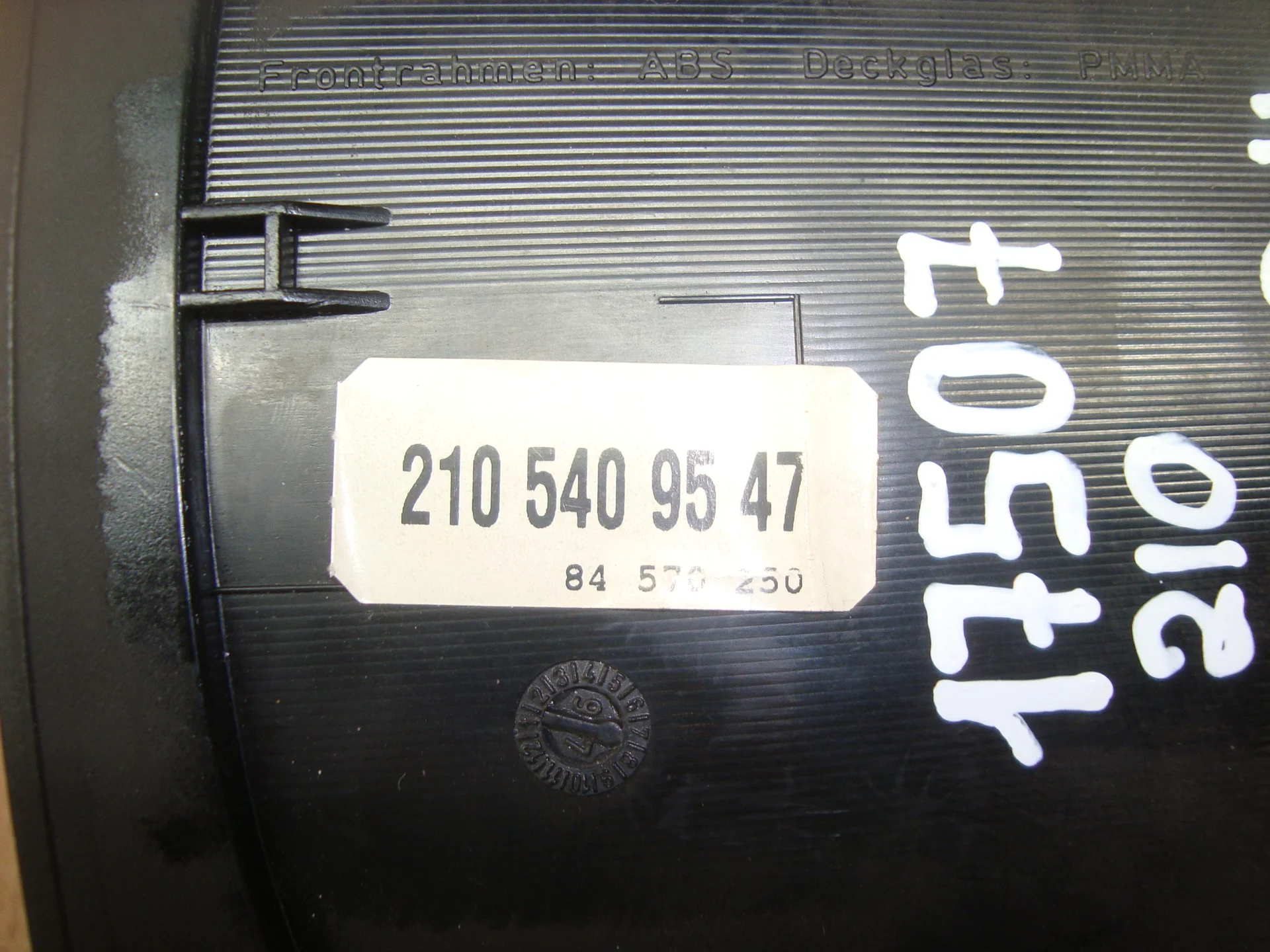 Панель приборов Mercedes-Benz W210 112 A2105406648 - миниатюра 3