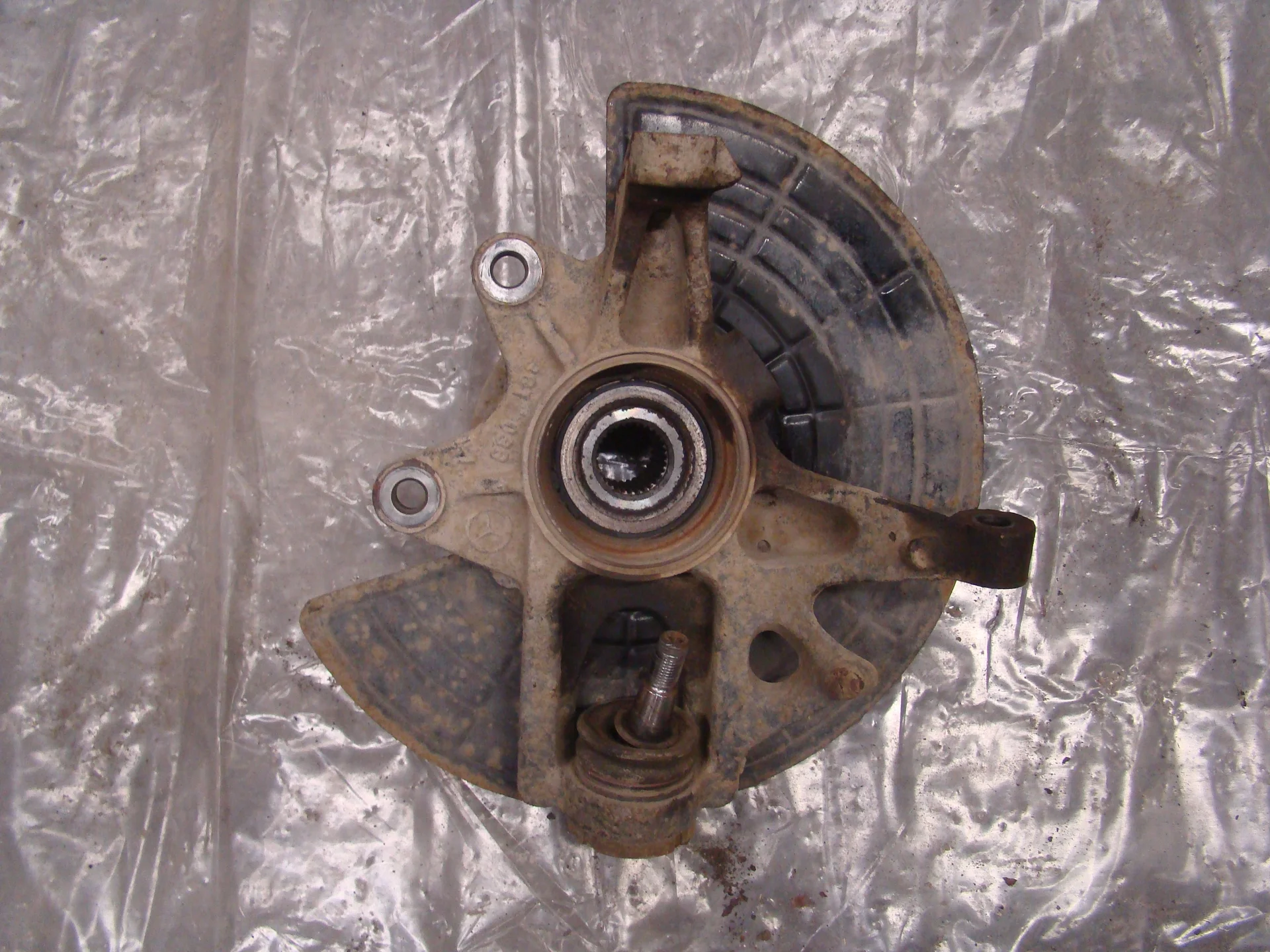 Кулак передний правый Mercedes-Benz W163 112 A1633300520 - миниатюра 2