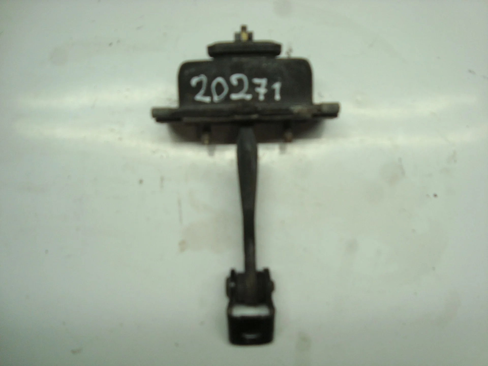 Ограничитель двери задний Mercedes-Benz W163 112 A1637300116 - изображение 1