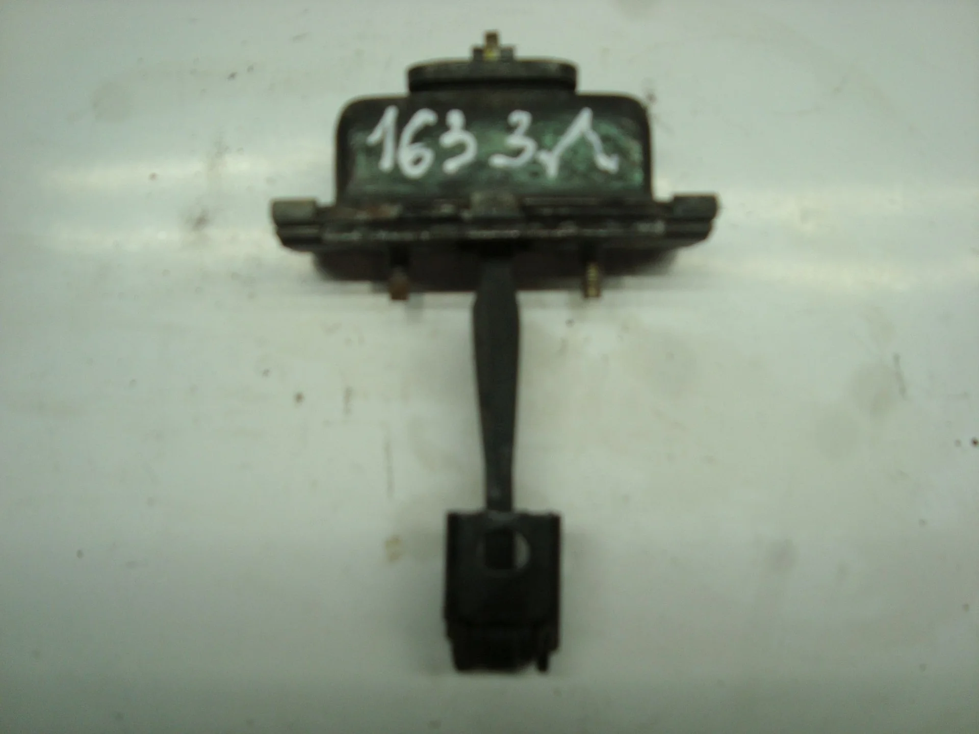 Ограничитель двери задний Mercedes-Benz W163 112 A1637300116 - миниатюра 2