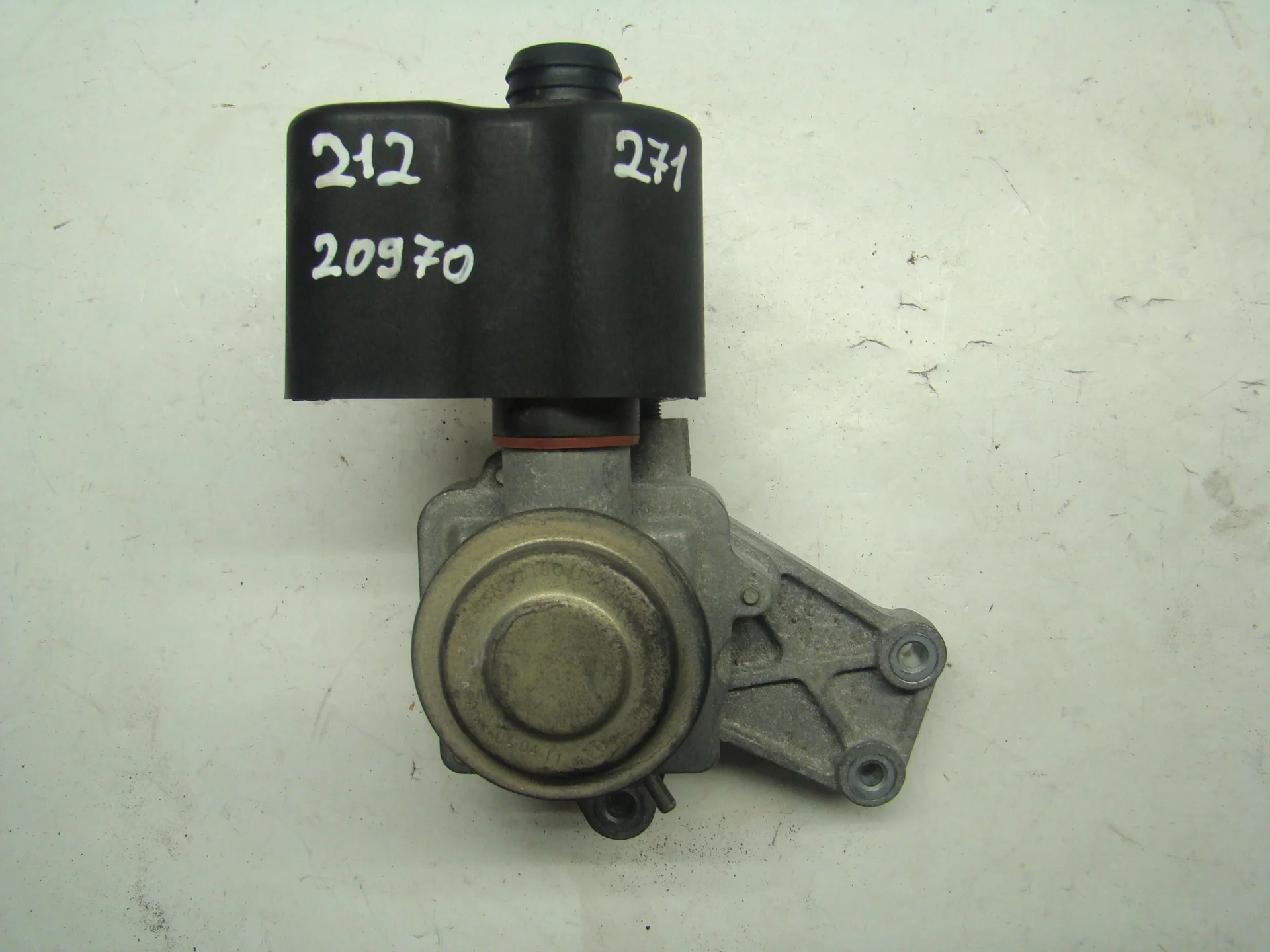 Клапан ЕГР Mercedes-Benz W212 271 A2711401087 - изображение 1