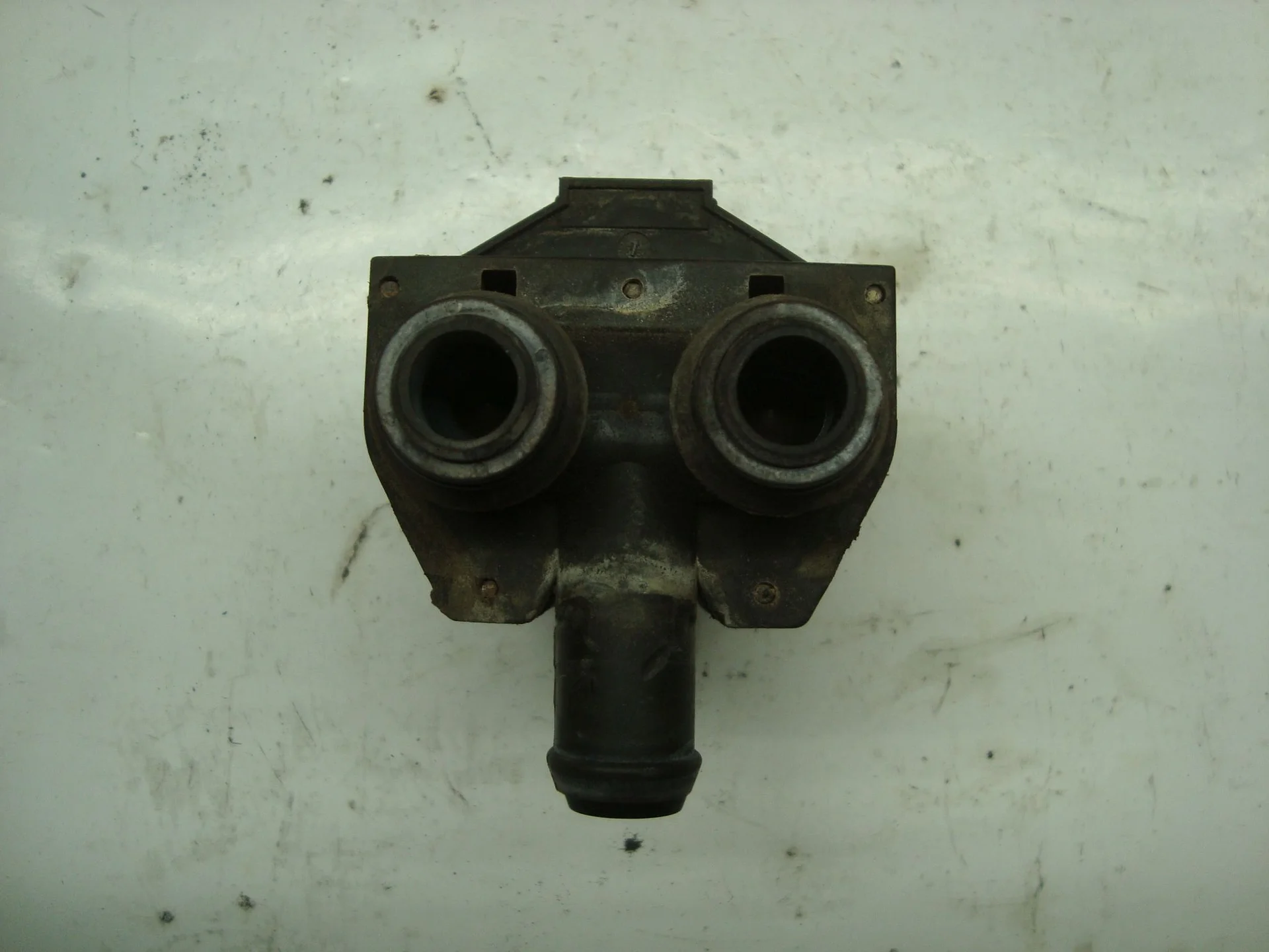 Клапан системы охлаждения Mercedes-Benz W210 119 A0018307784 - миниатюра 2