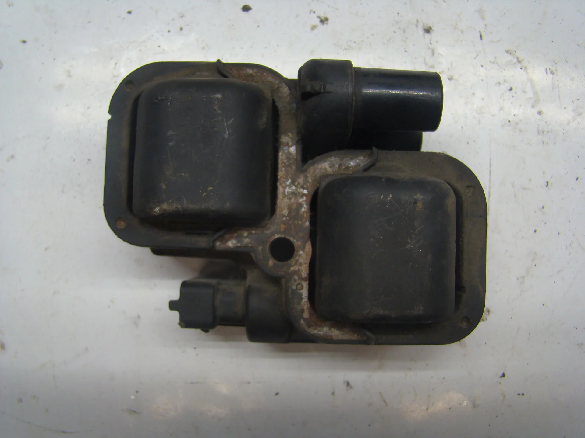Катушка зажигания Mercedes-Benz W210 112 A0001587303 - миниатюра 2