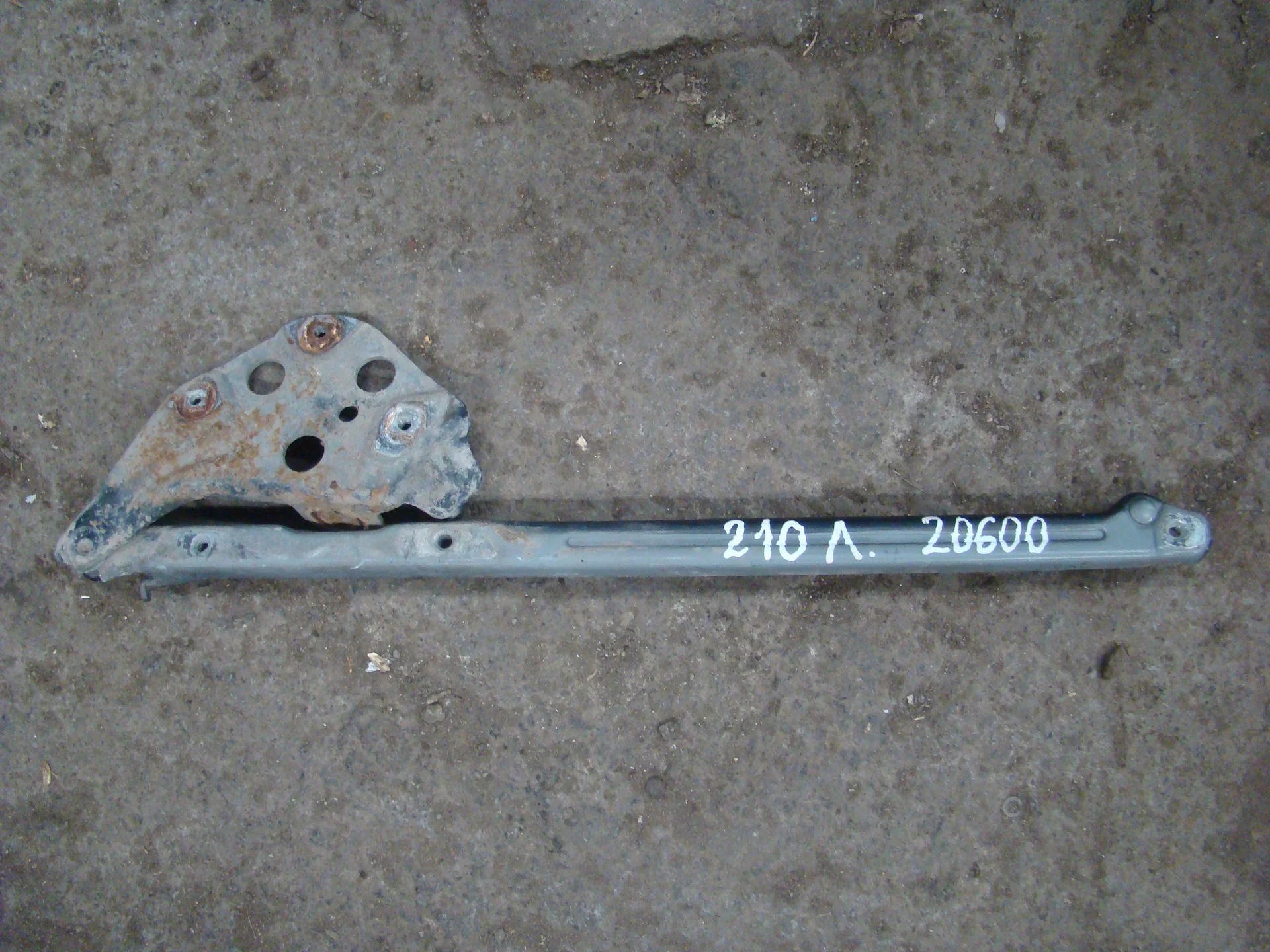 Петля капота левая Mercedes-Benz W210 112 A2108800728 - изображение 1