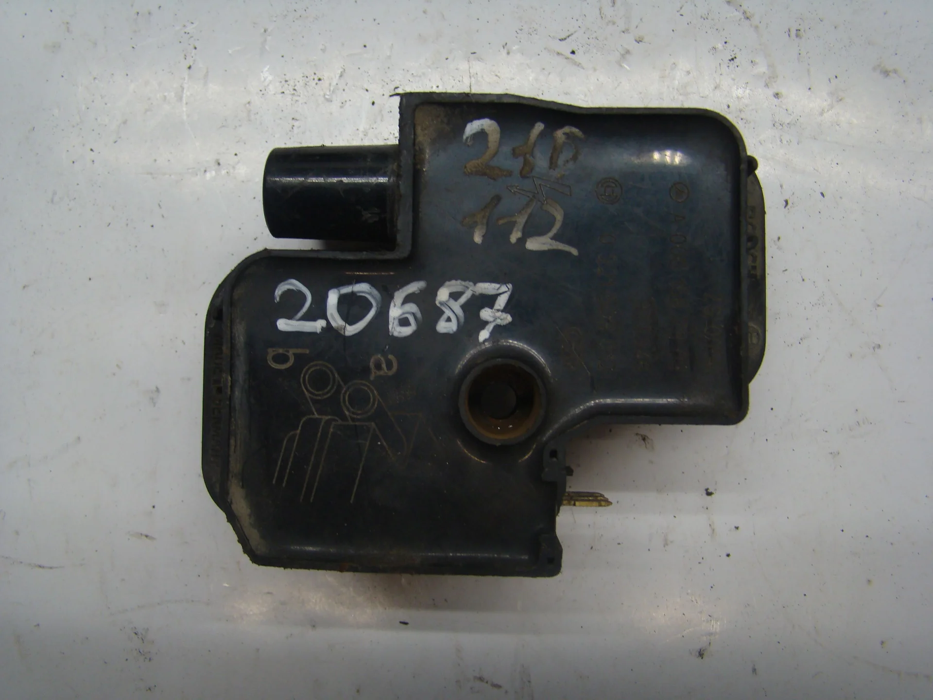 Катушка зажигания Mercedes-Benz W210 112 A0001587303 - изображение 1