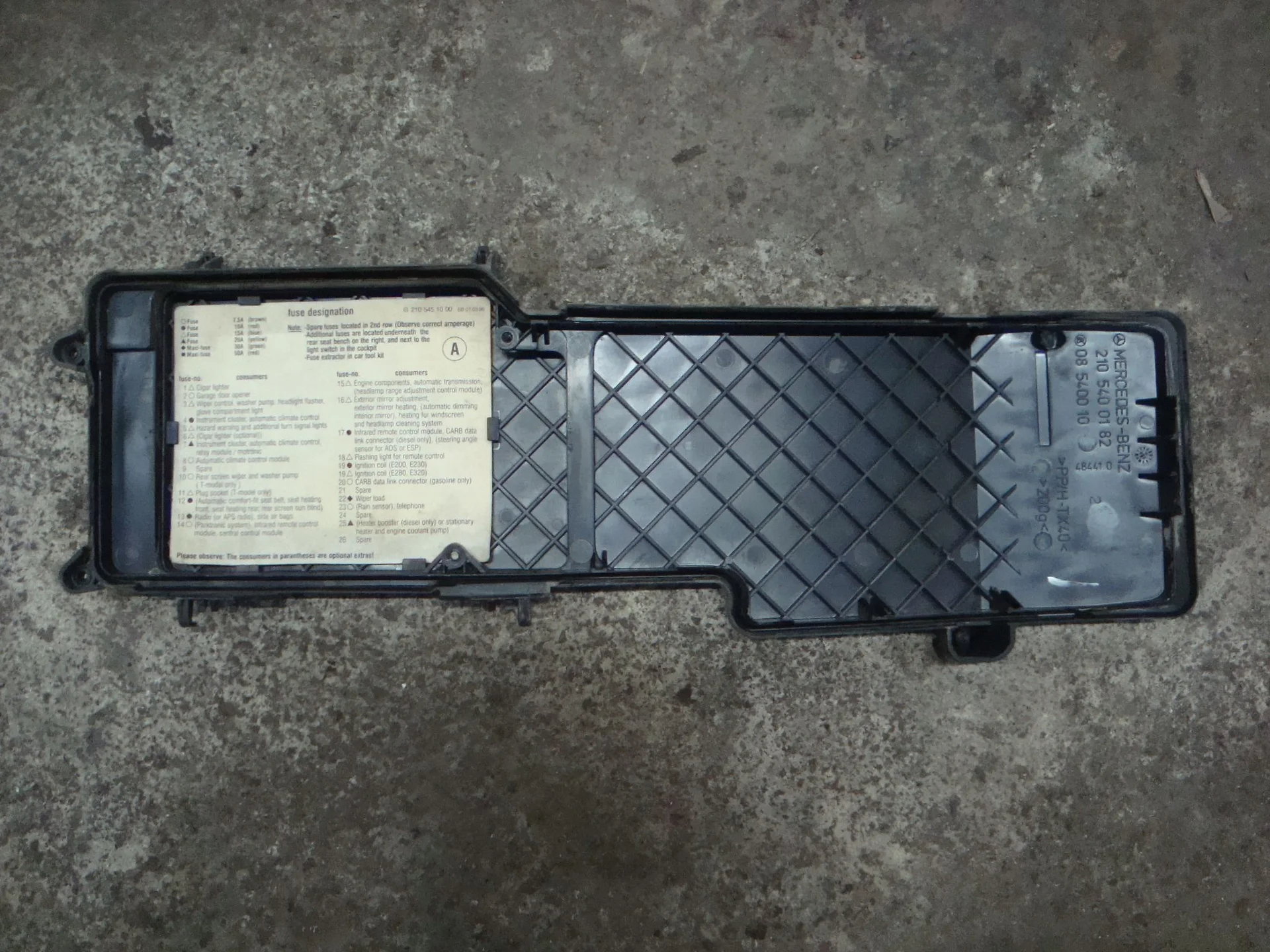 Крышка блока предохранителей Mercedes-Benz W210 119 A2105400082 - миниатюра 2