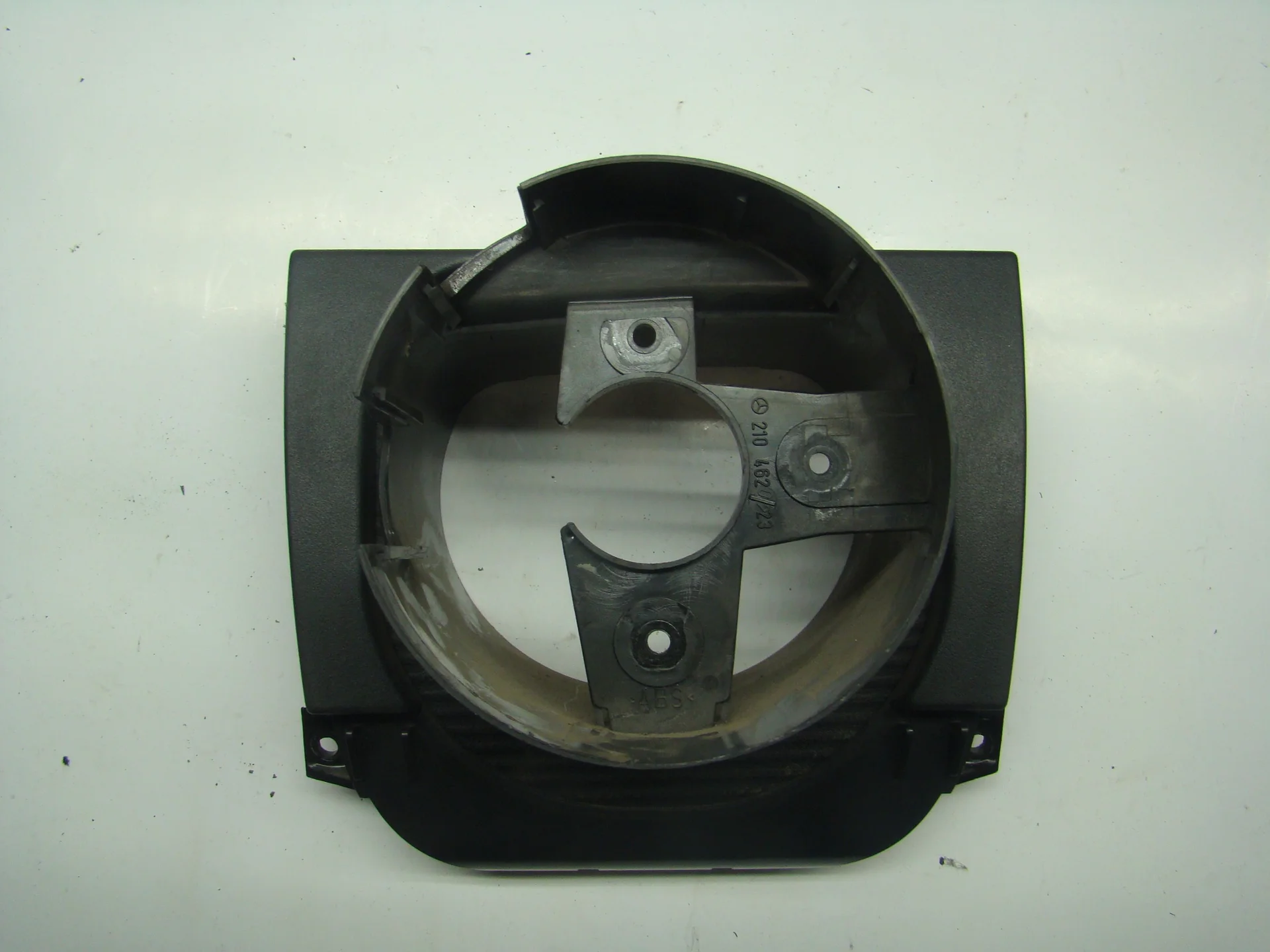 Кожух рулевой колонки Mercedes-Benz W210 112 A2104600195 - изображение 1
