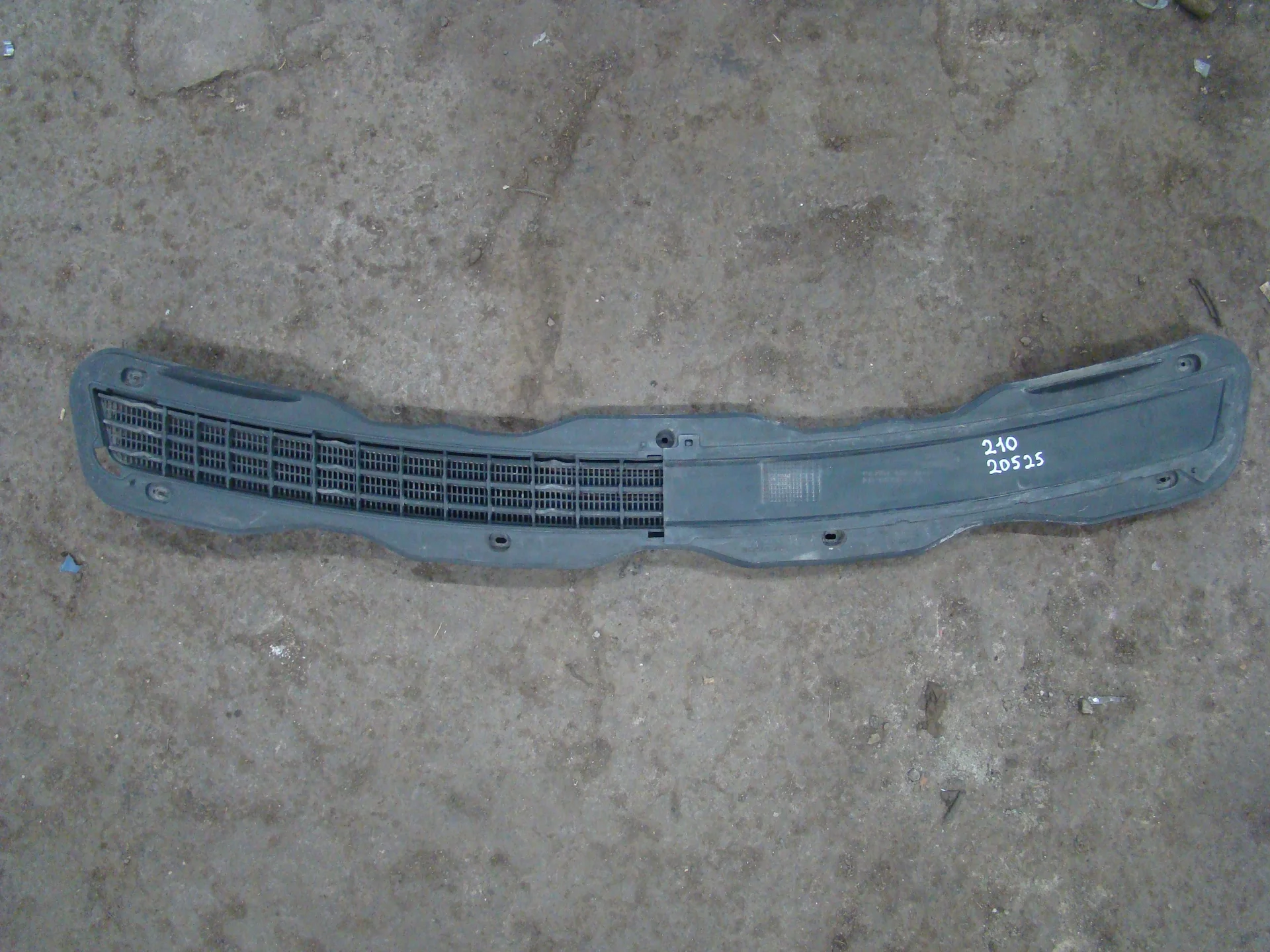 Решётка капота Mercedes-Benz W210 112 A2108800705 - миниатюра 2