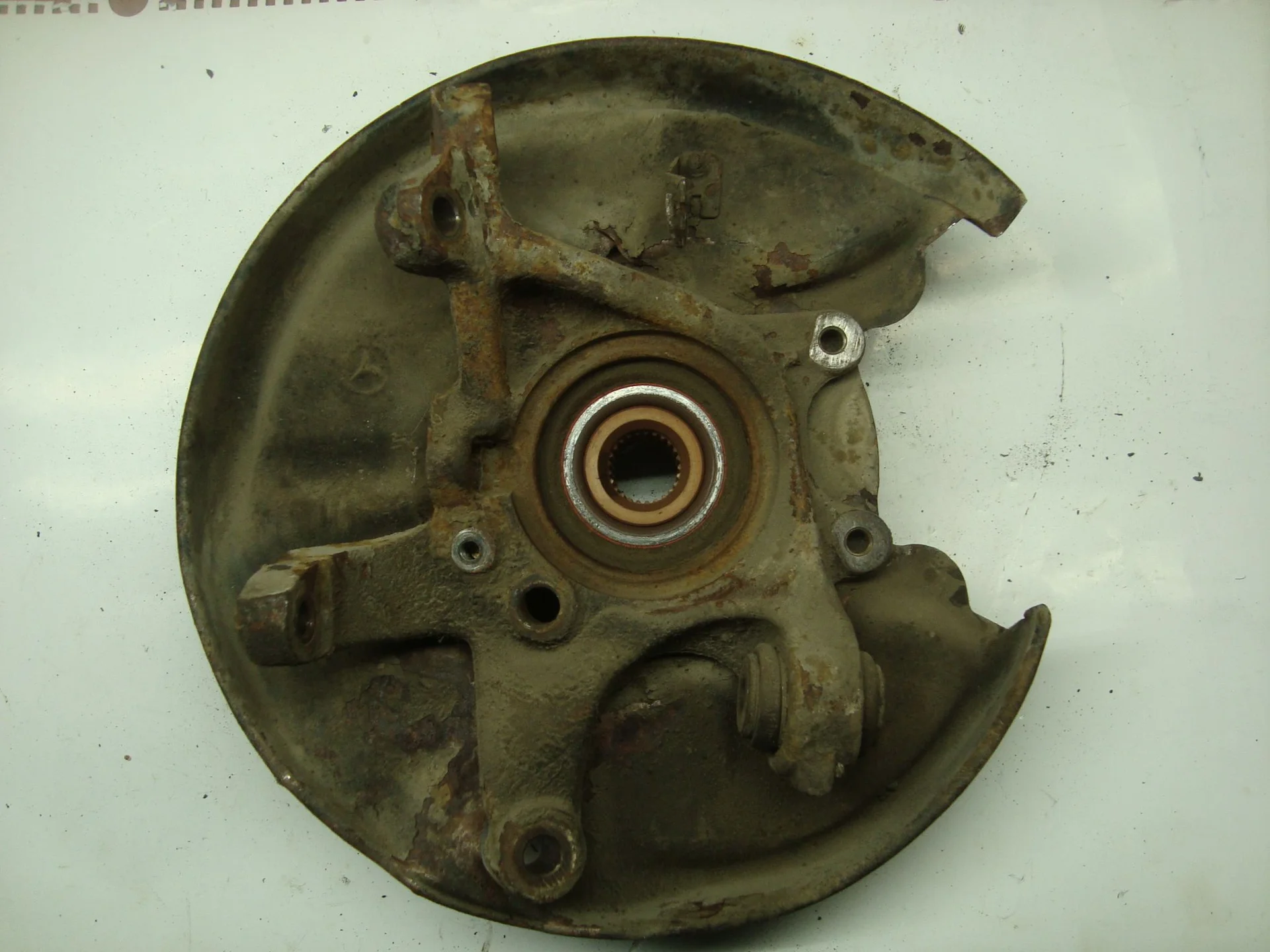 Кулак задний правый Mercedes-Benz W210 119 A2103504508 - миниатюра 2