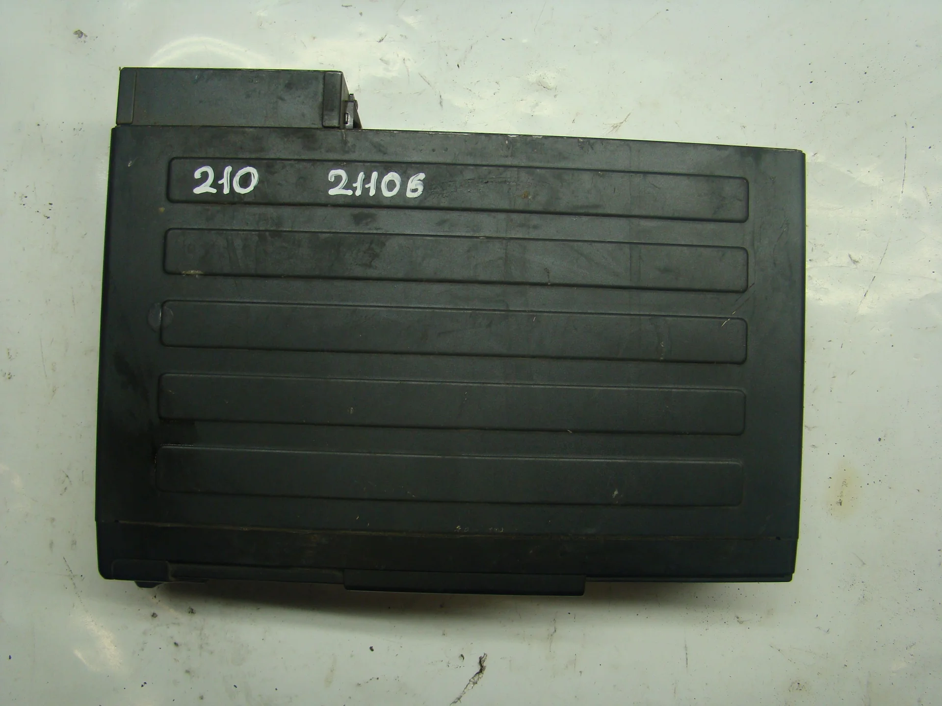 CD-чейнджер Mercedes-Benz W210 112 A0028205989 - миниатюра 2