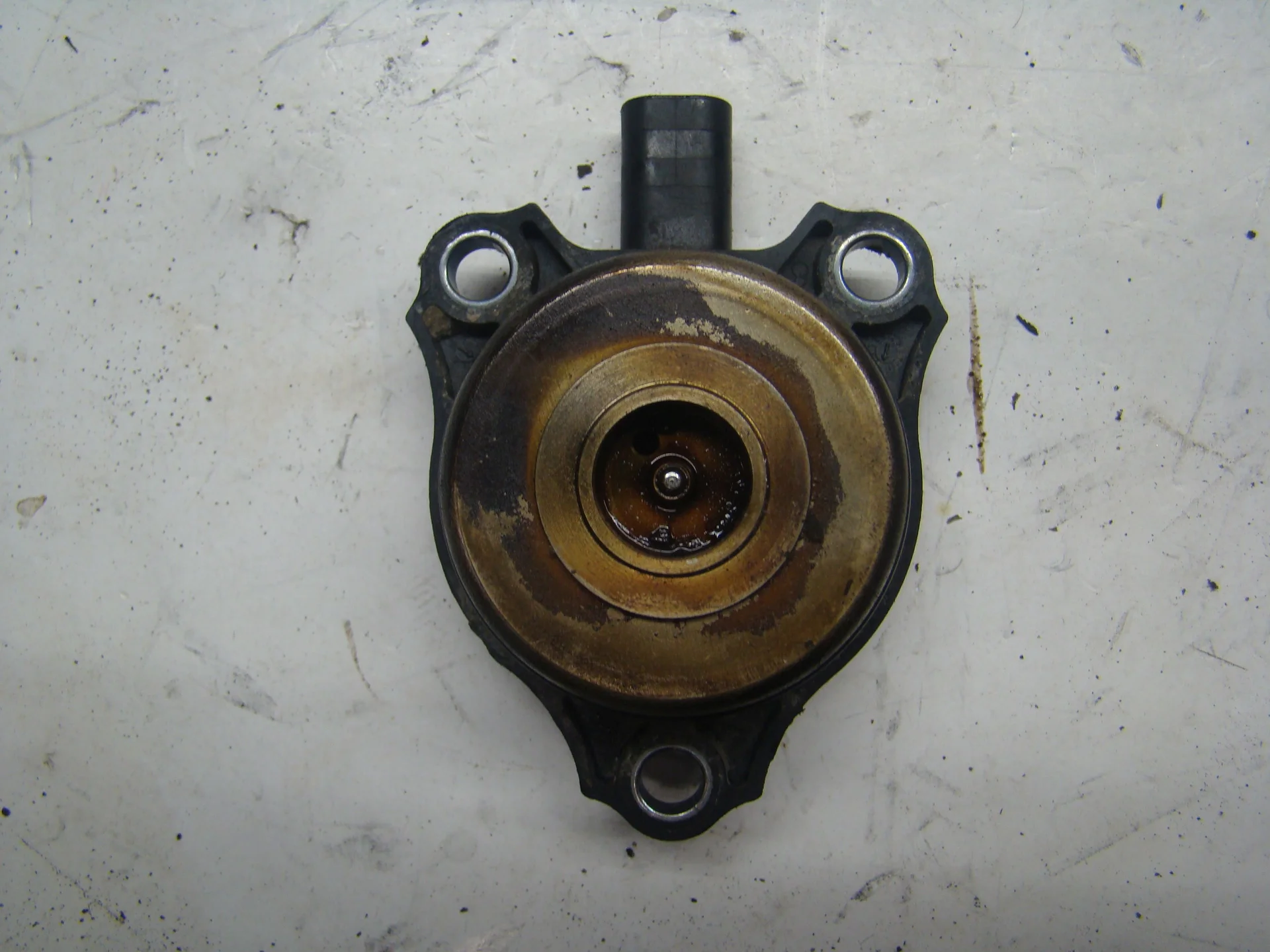 Клапан электромагнитный Mercedes-Benz W212 271 A2711560090 - миниатюра 2