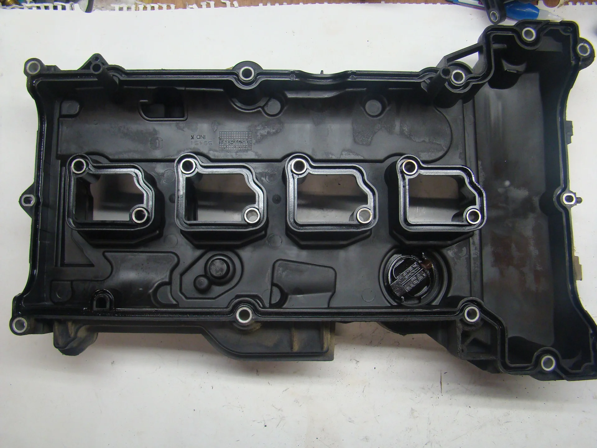 Крышка клапанная Mercedes-Benz W212 271 A2710101730 - миниатюра 2