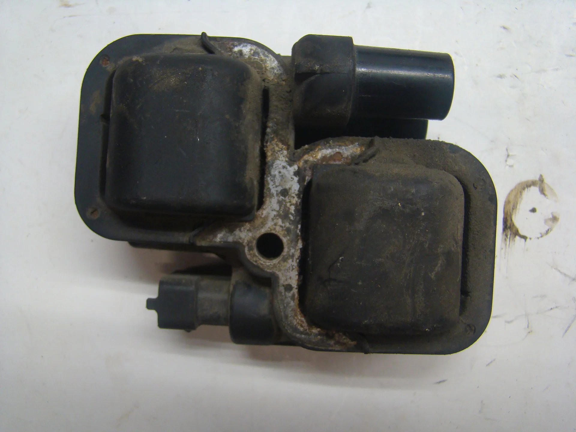 Катушка зажигания Mercedes-Benz W210 112 A0001587303 - миниатюра 2