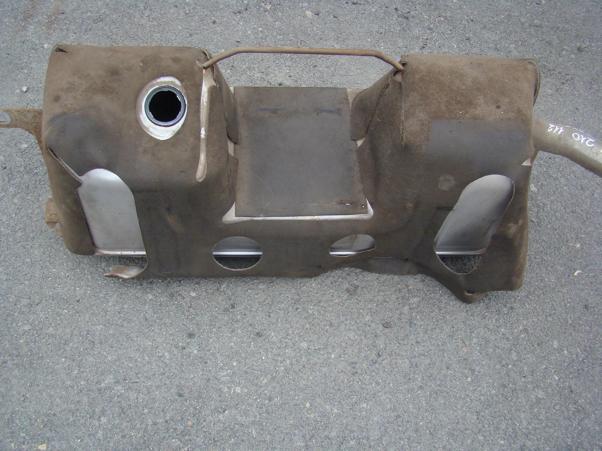 Бак топливный Mercedes-Benz W210 112 A2104704101 - миниатюра 3