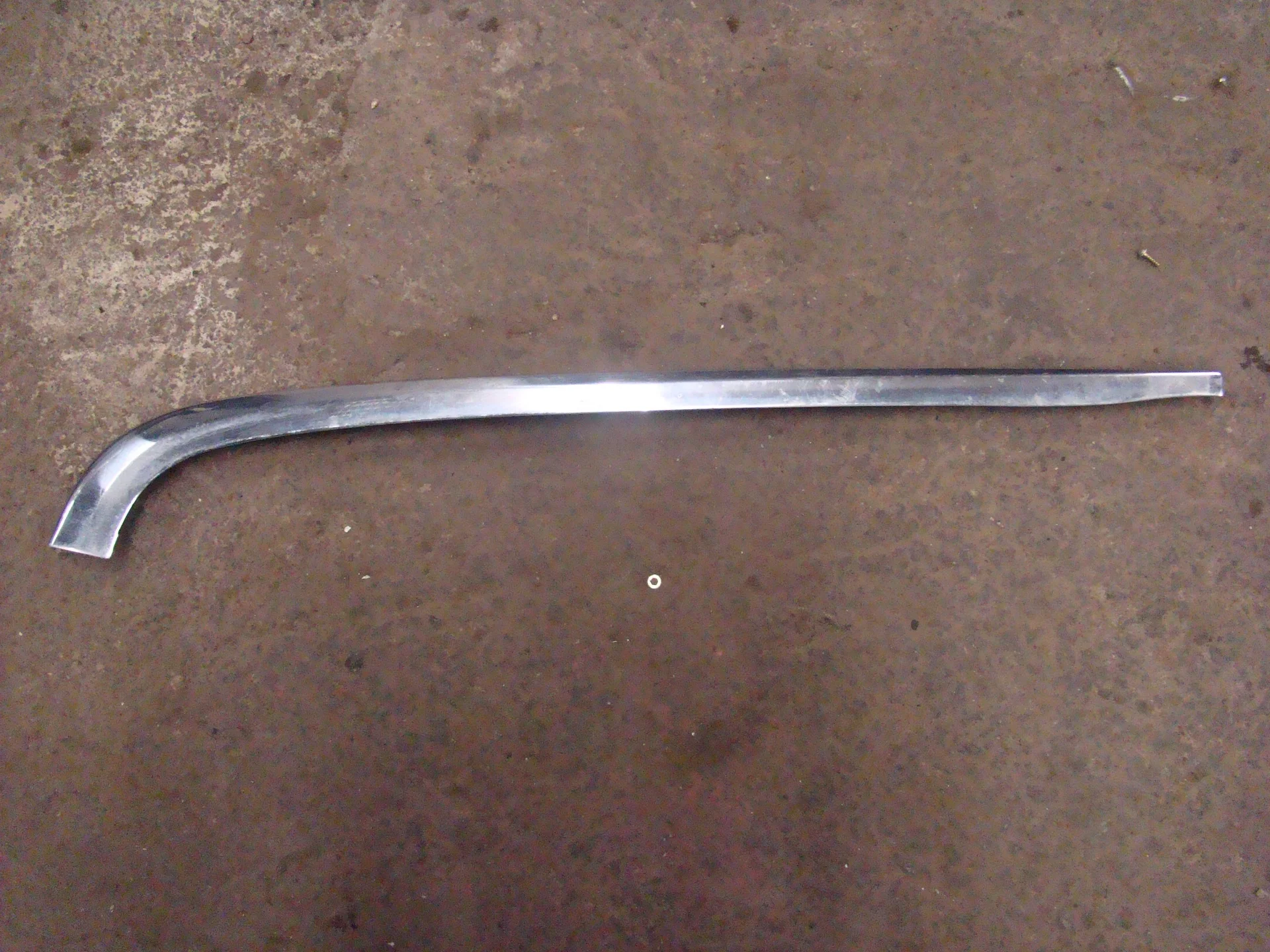 Накладка заднего бампера левая Mercedes-Benz W210 112 A2108800136 - изображение 1