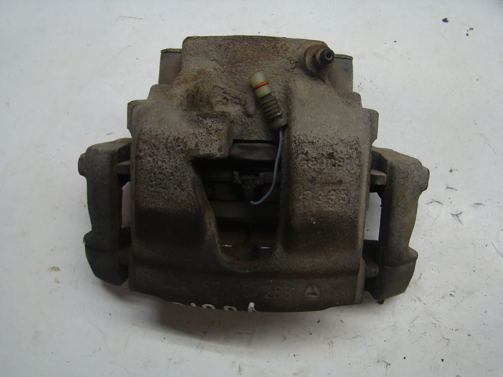 Суппорт передний левый Mercedes-Benz W210 112 A0014202983 - миниатюра 2