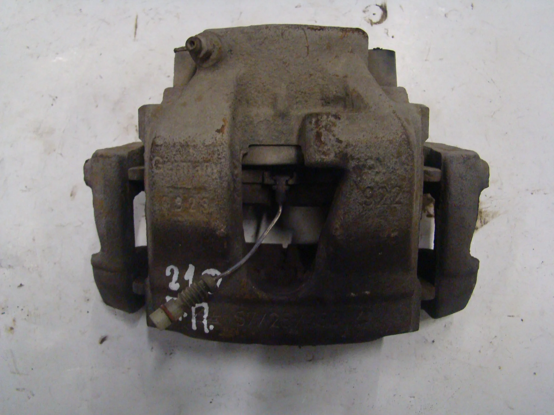 Суппорт передний правый Mercedes-Benz W210 112 A0014203083