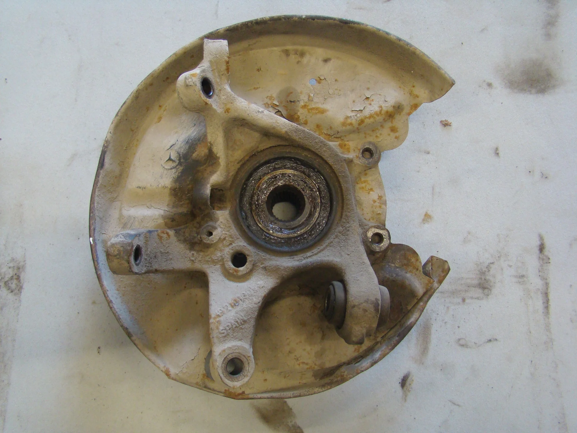 Кулак задний правый Mercedes-Benz W210 112 A2103509208 - миниатюра 2