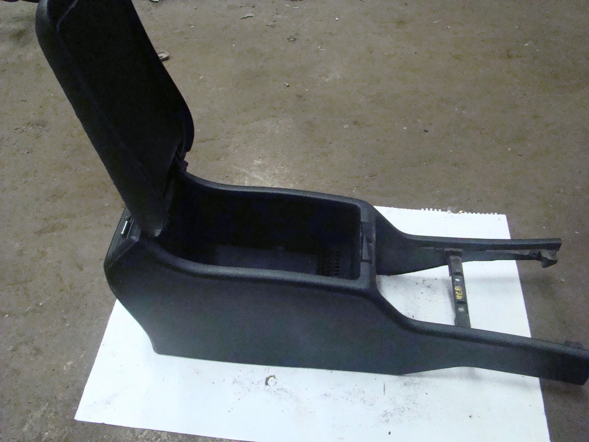Подлокотник передний Mercedes-Benz W210 112 A2106800750 - миниатюра 4