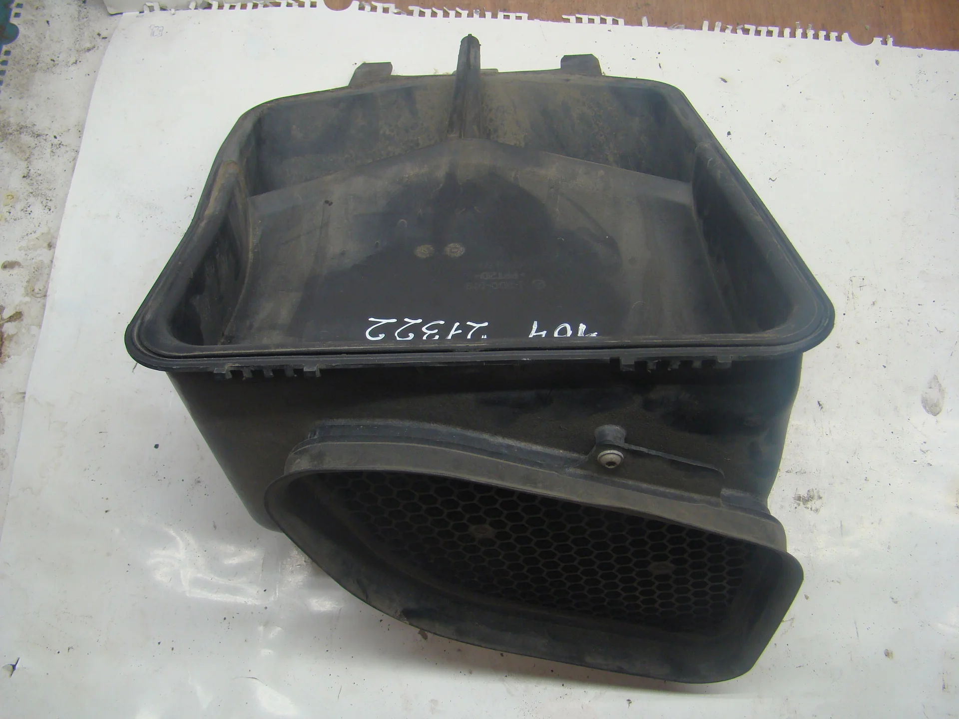 Воздухозаборник Mercedes-Benz W164 272 A1648300053 - изображение 1