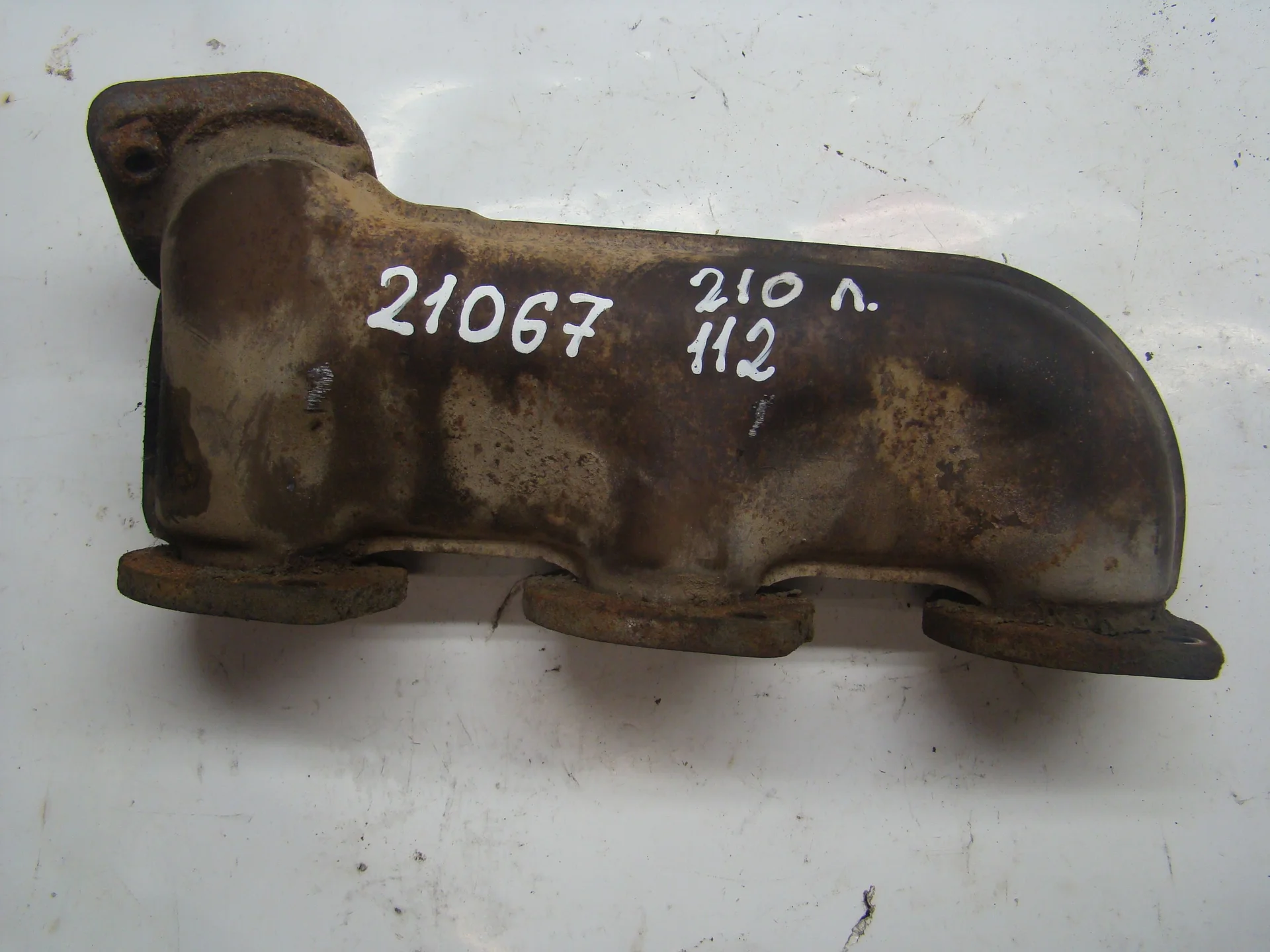 Выпускной коллектор левый Mercedes-Benz W210 112 A1121402709 - изображение 1