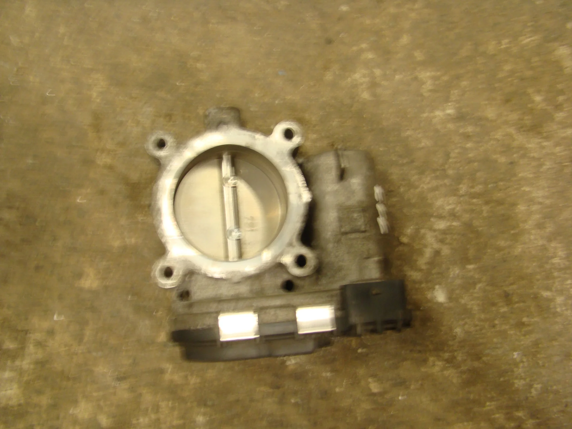 Дроссельная заслонка Mercedes-Benz C117  А2701410025 - миниатюра 2