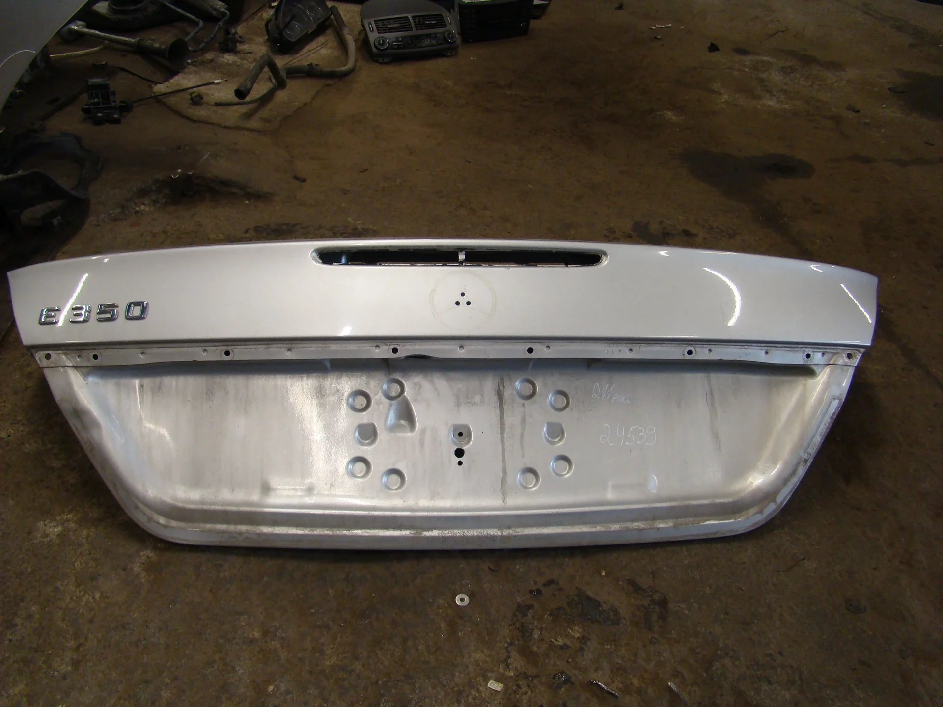 Крышка багажника Mercedes-Benz W211 272 A2117500375 - изображение 1