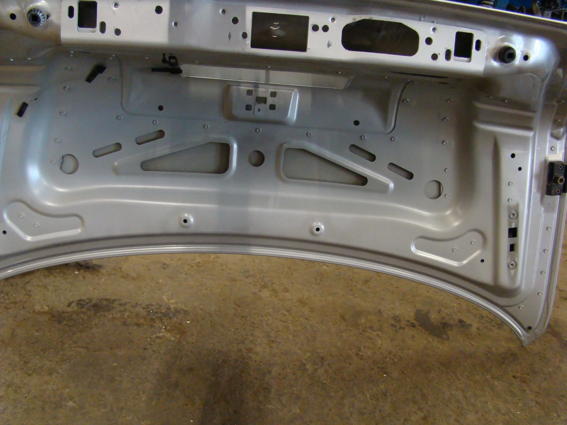 Крышка багажника Mercedes-Benz W211 272 A2117500375 - миниатюра 3