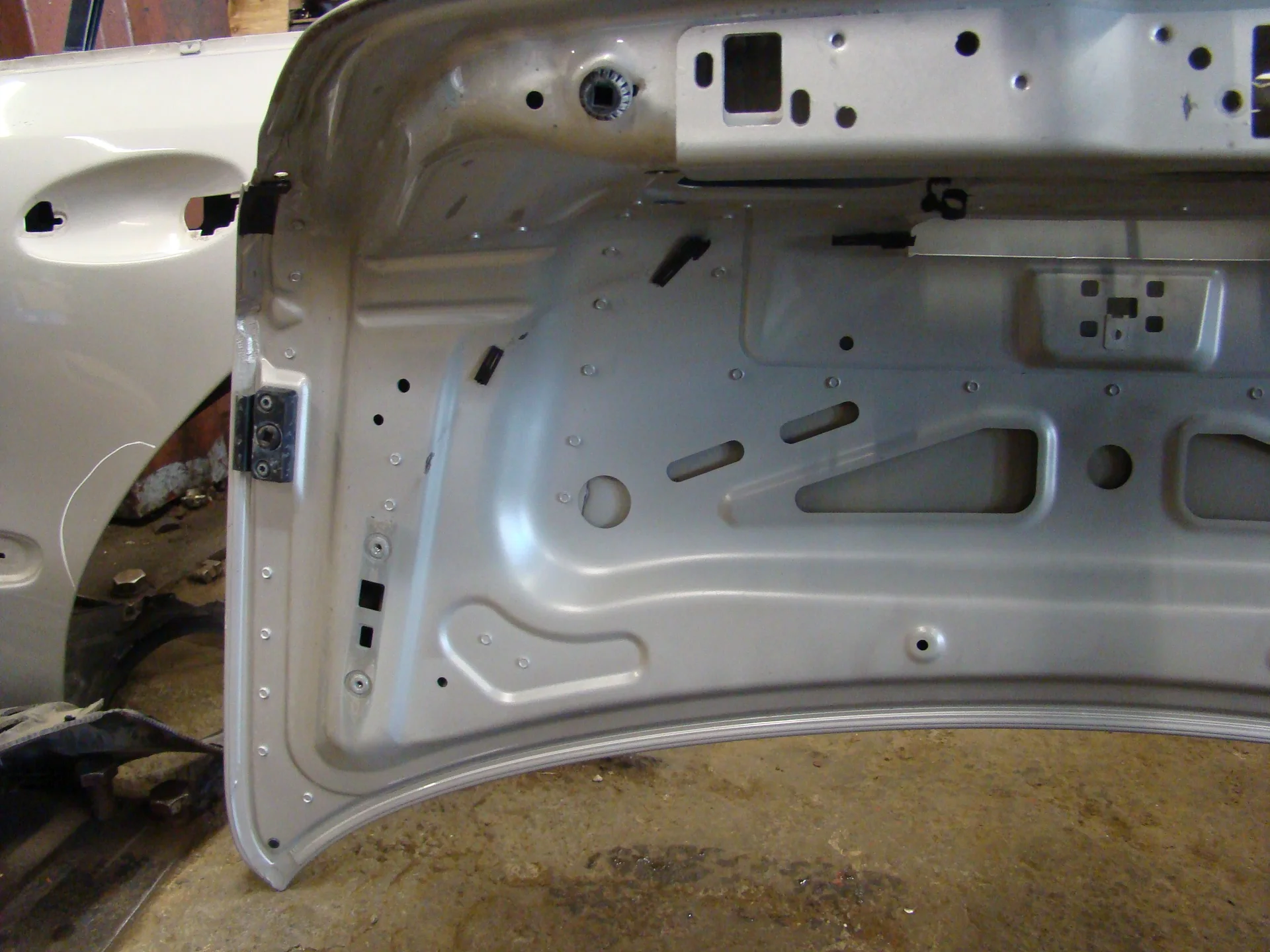 Крышка багажника Mercedes-Benz W211 272 A2117500375 - миниатюра 4
