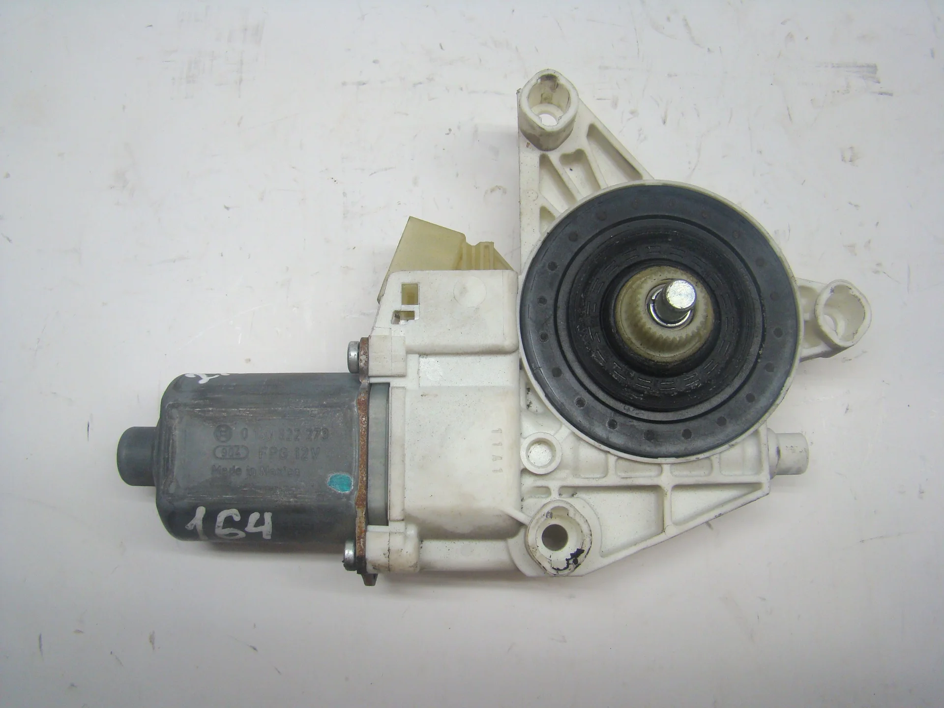 Моторчик переднего левого стеклоподъемника Mercedes-Benz W164 272 A2518200742 - изображение 1